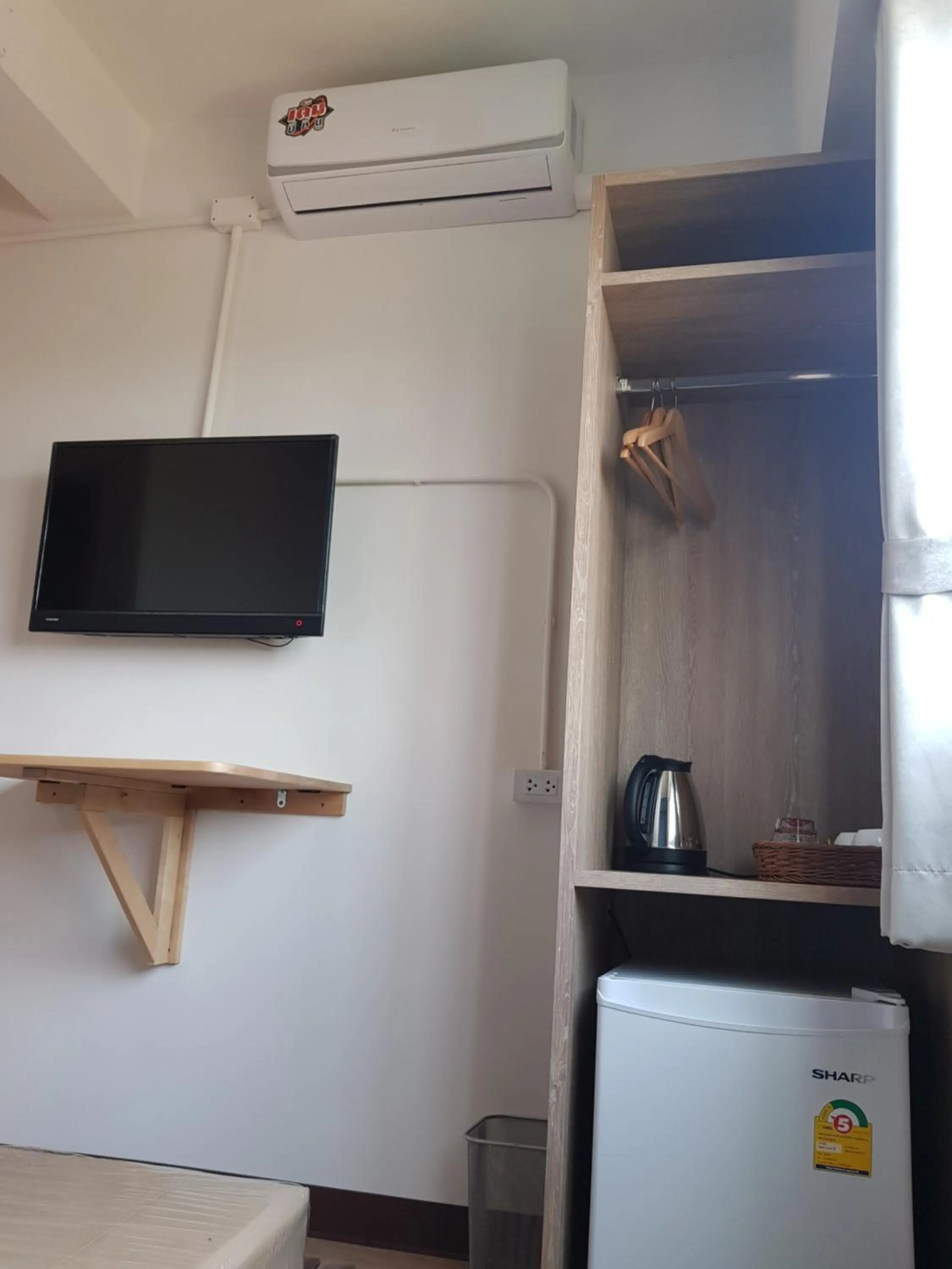 TV and multimedia in SLEEP TO FLY HOTEL & HOSTEL suvarnabhumi airport