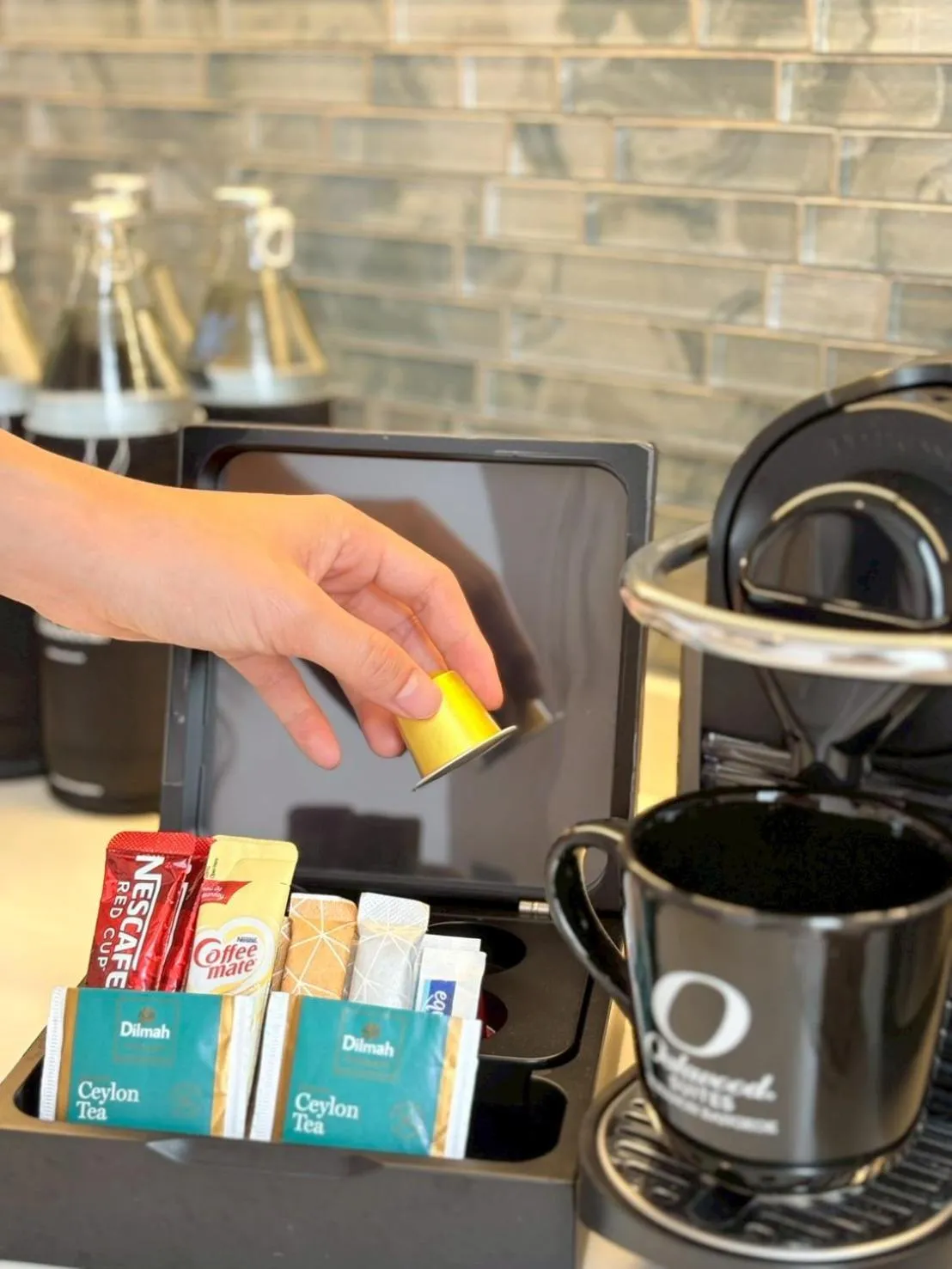 Coffee/tea facilities in Oakwood Suites Tiwanon Bangkok