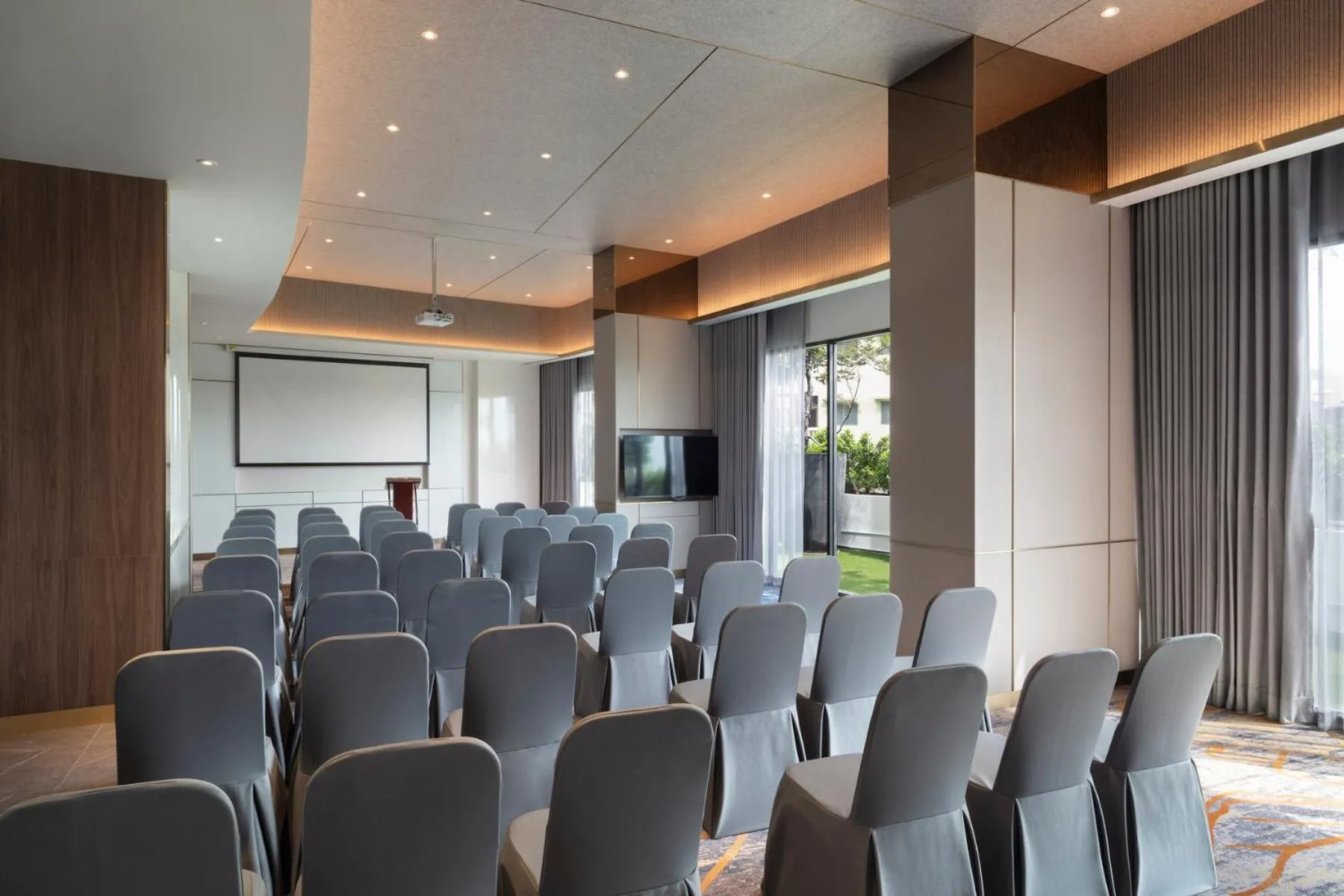 Meeting/conference room in Oakwood Suites Tiwanon Bangkok