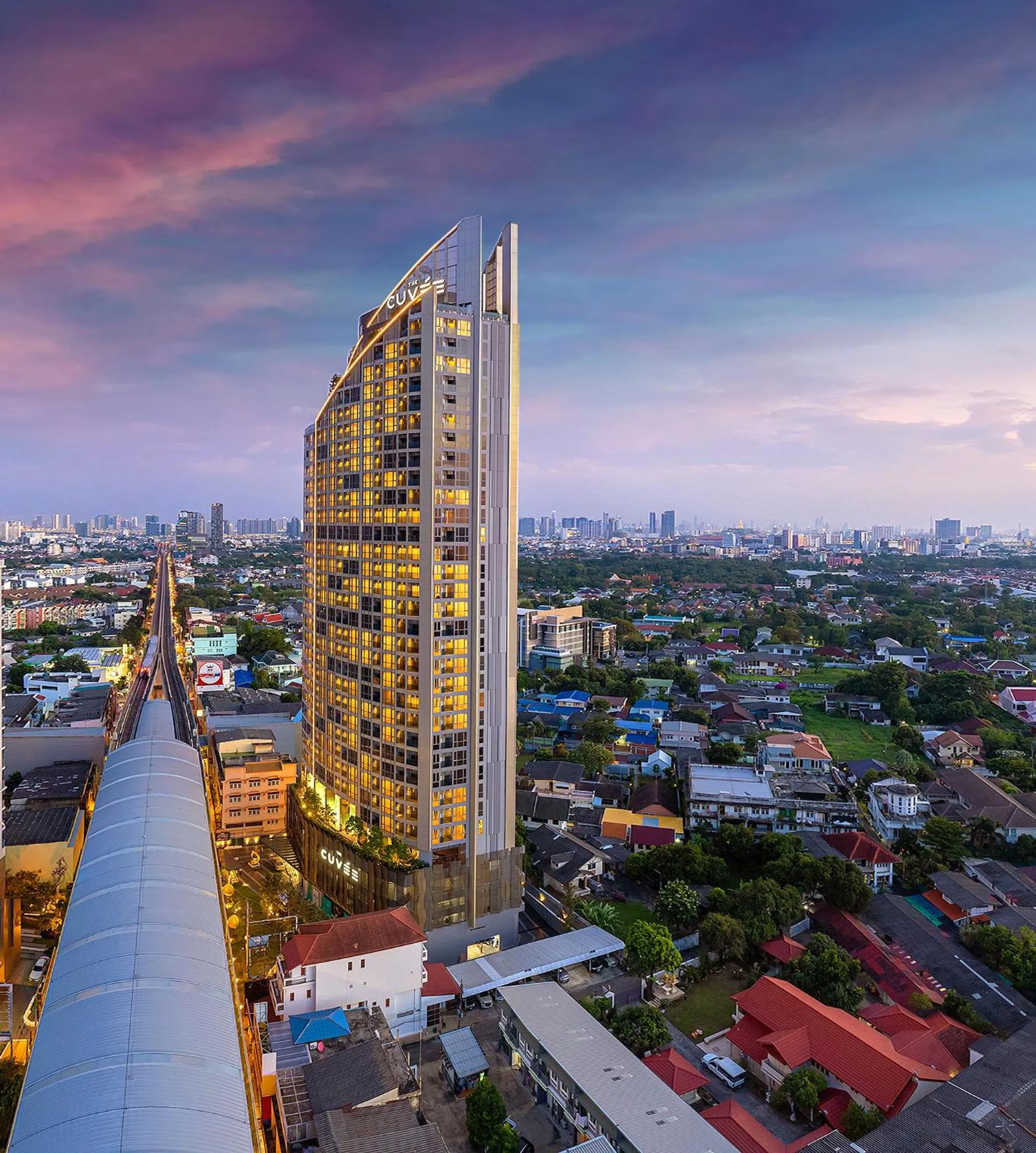 Property building in Oakwood Suites Tiwanon Bangkok