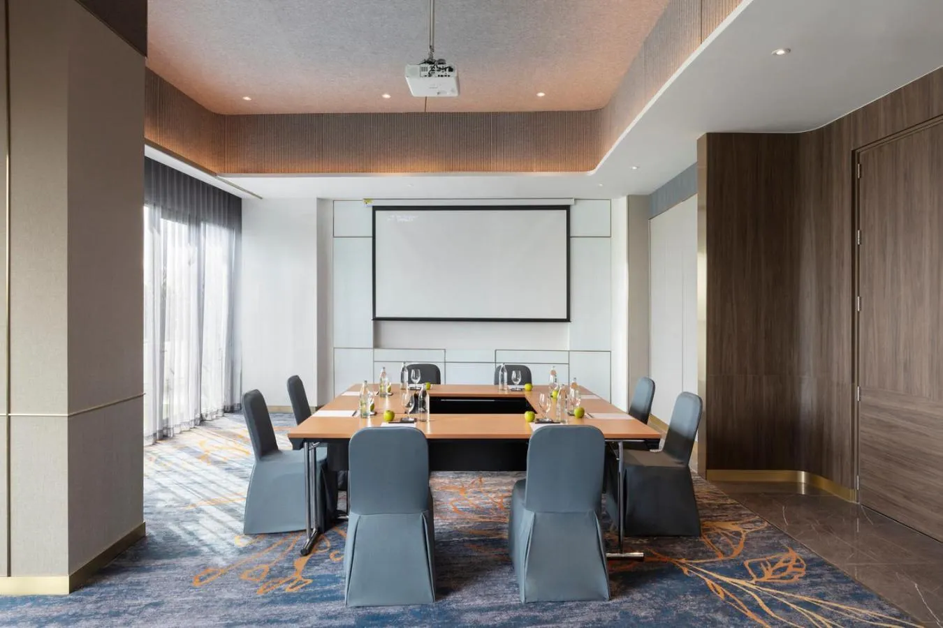 Meeting/conference room in Oakwood Suites Tiwanon Bangkok
