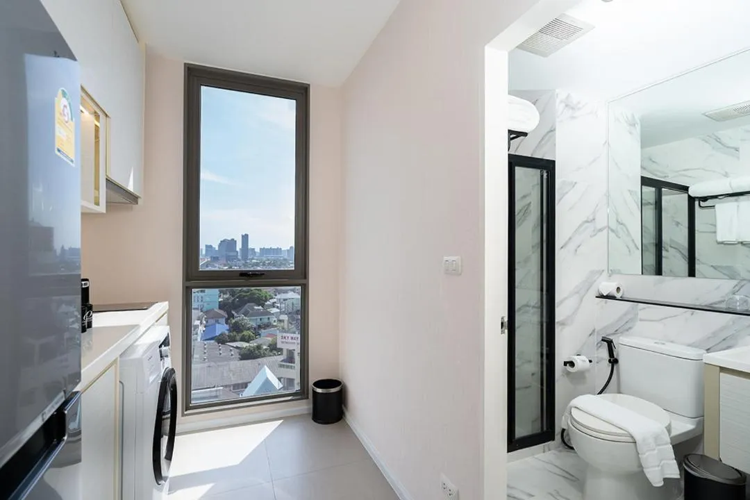 kitchen in Oakwood Suites Tiwanon Bangkok