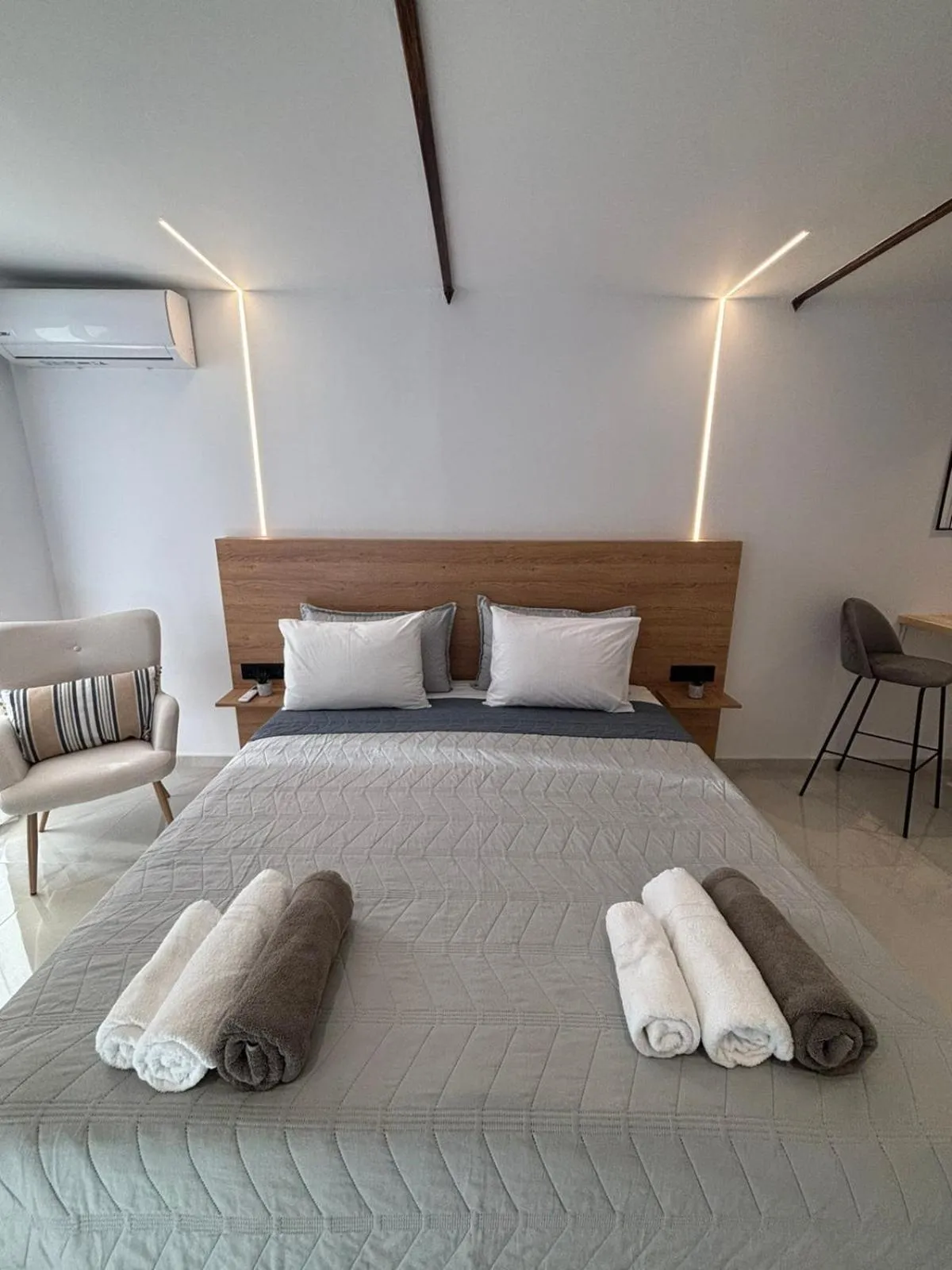 Bed in Jasmine Suites "By Checkin"