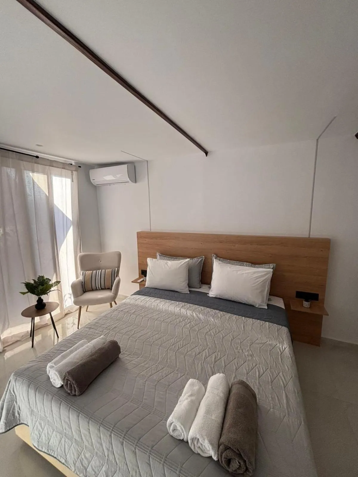 Bed in Jasmine Suites "By Checkin"