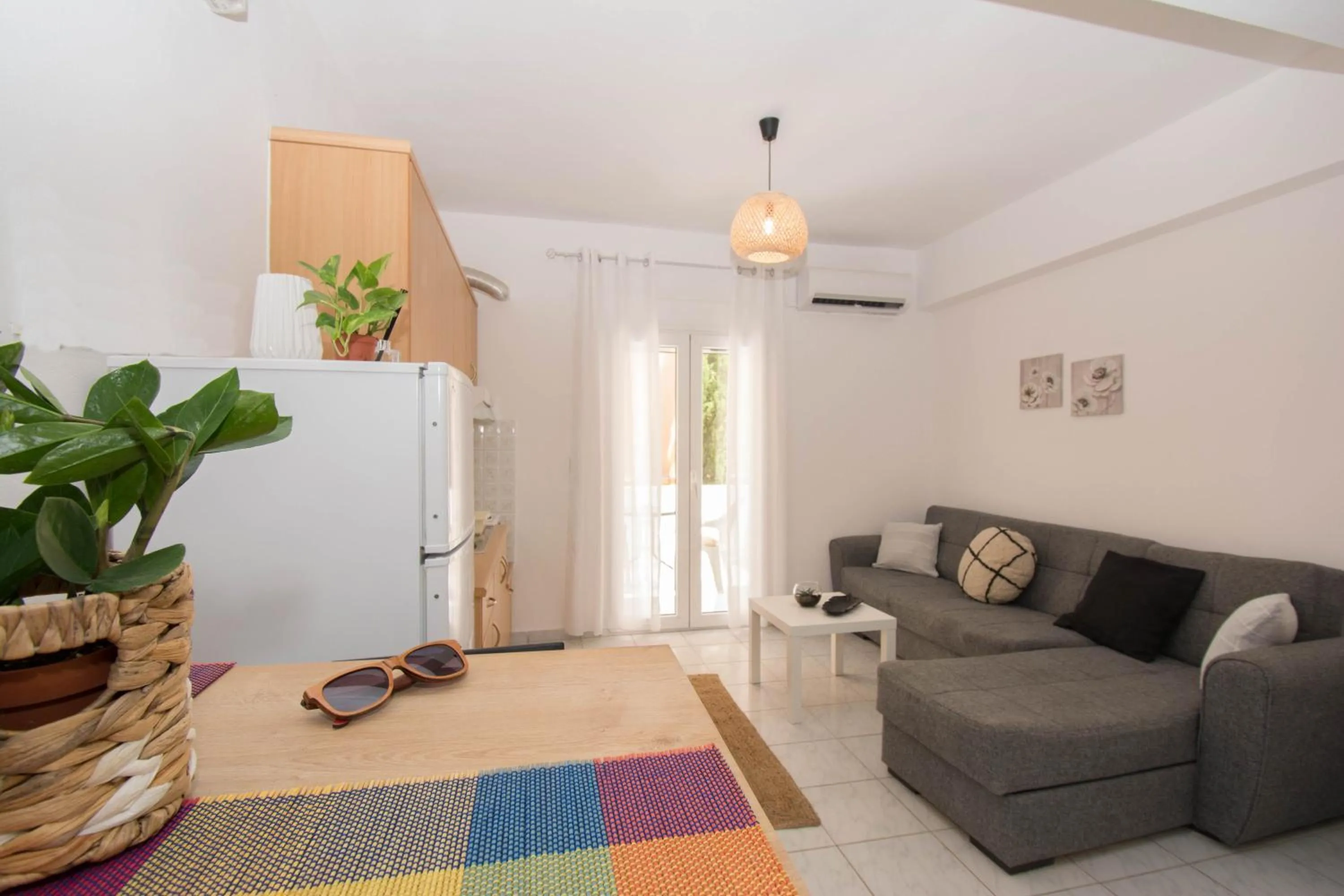 Kitchen or kitchenette in Jasmine Suites "By Checkin"