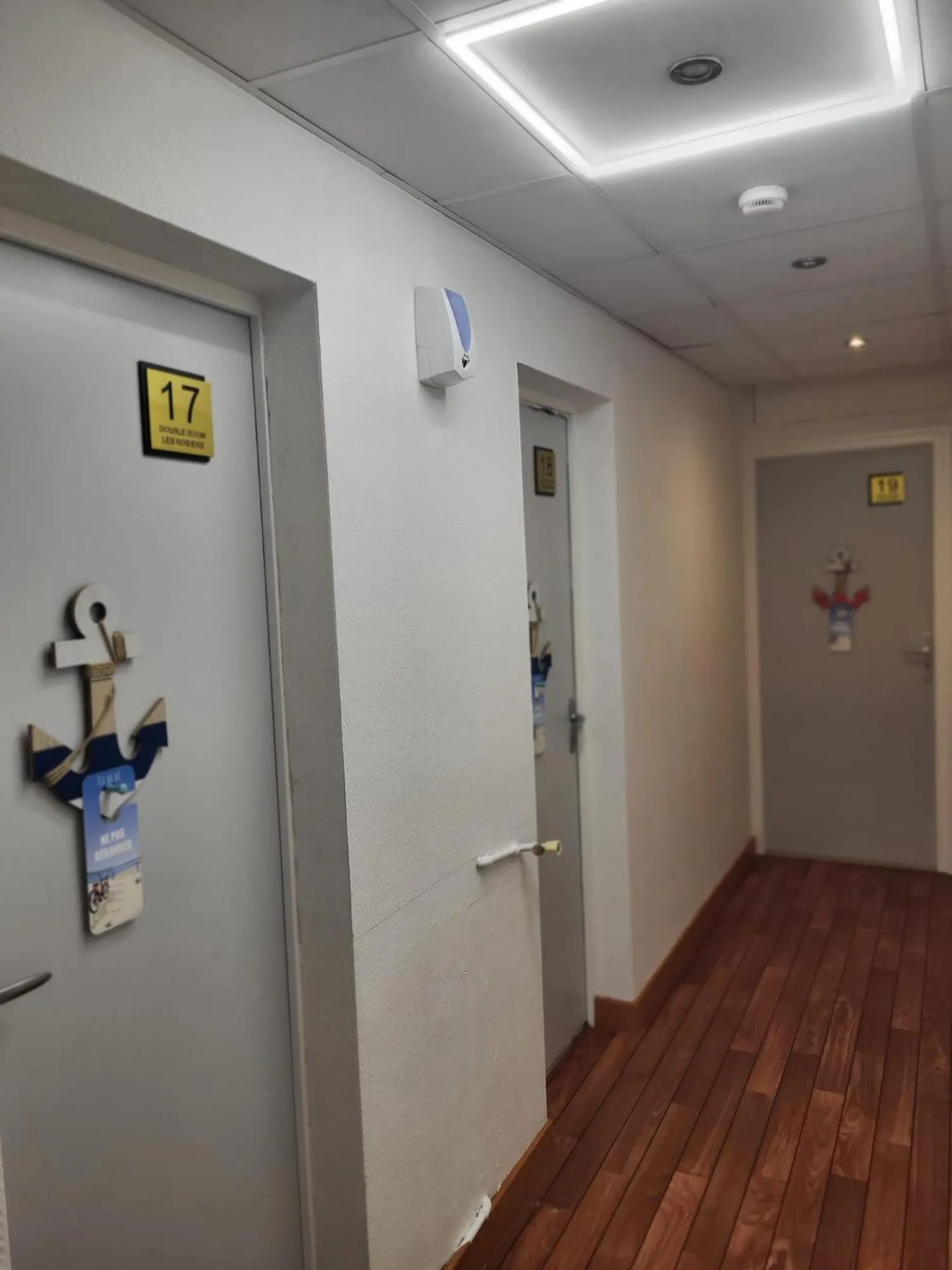 Decorative detail in Hotel Les Rosiers