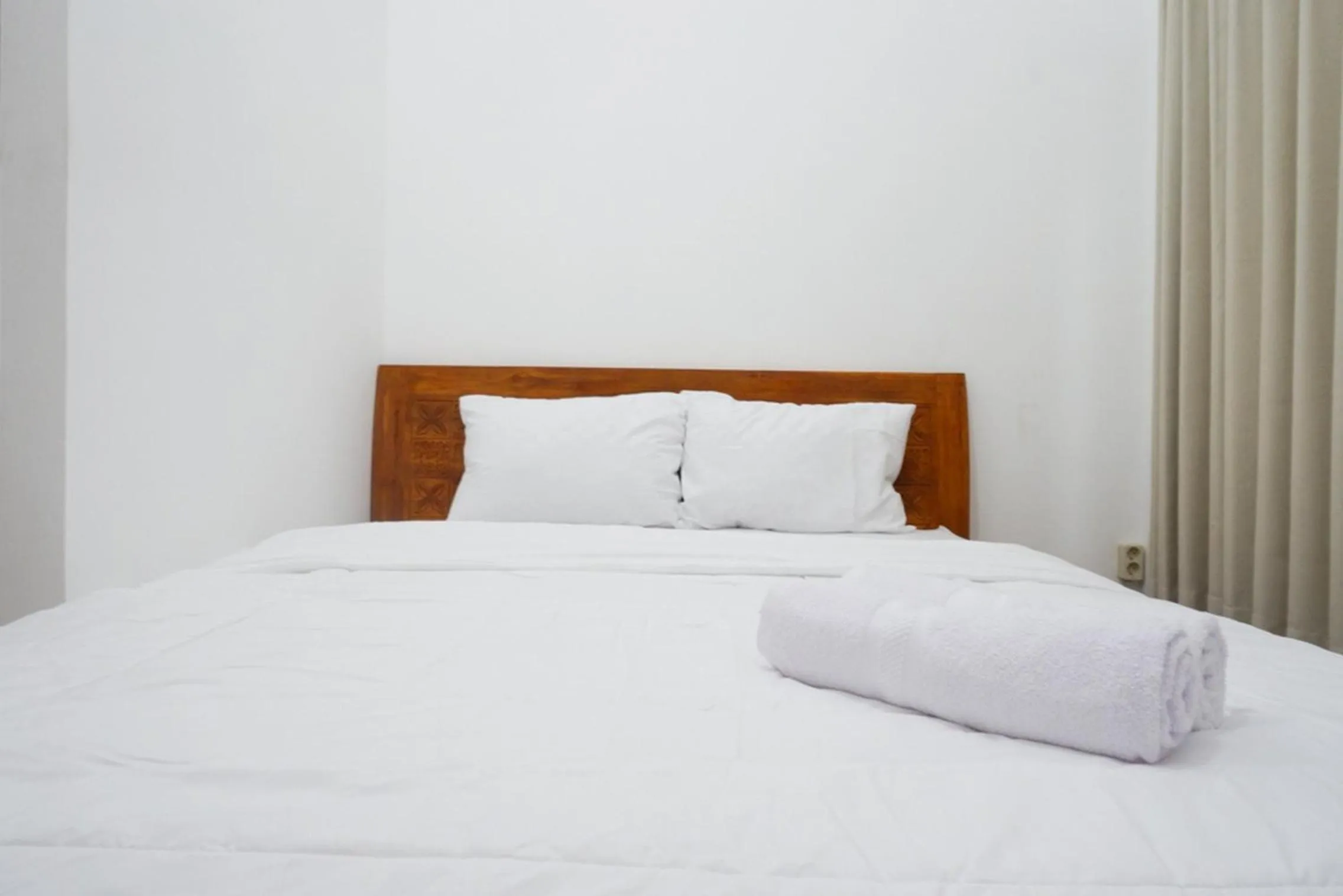 Bedroom, Bed in RedDoorz Syariah near Exit Tol Krapyak Semarang