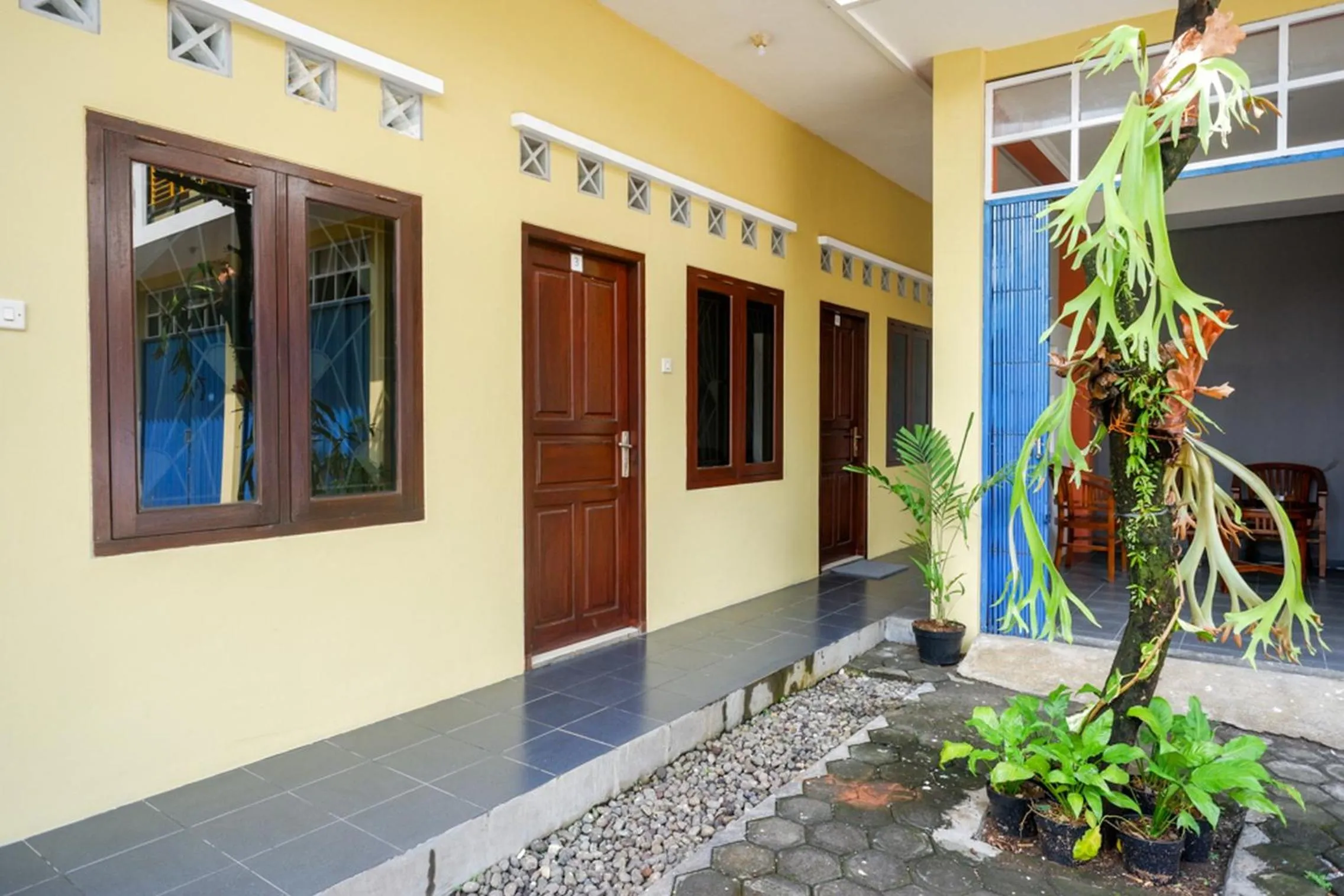 Property building in RedDoorz Syariah near Exit Tol Krapyak Semarang