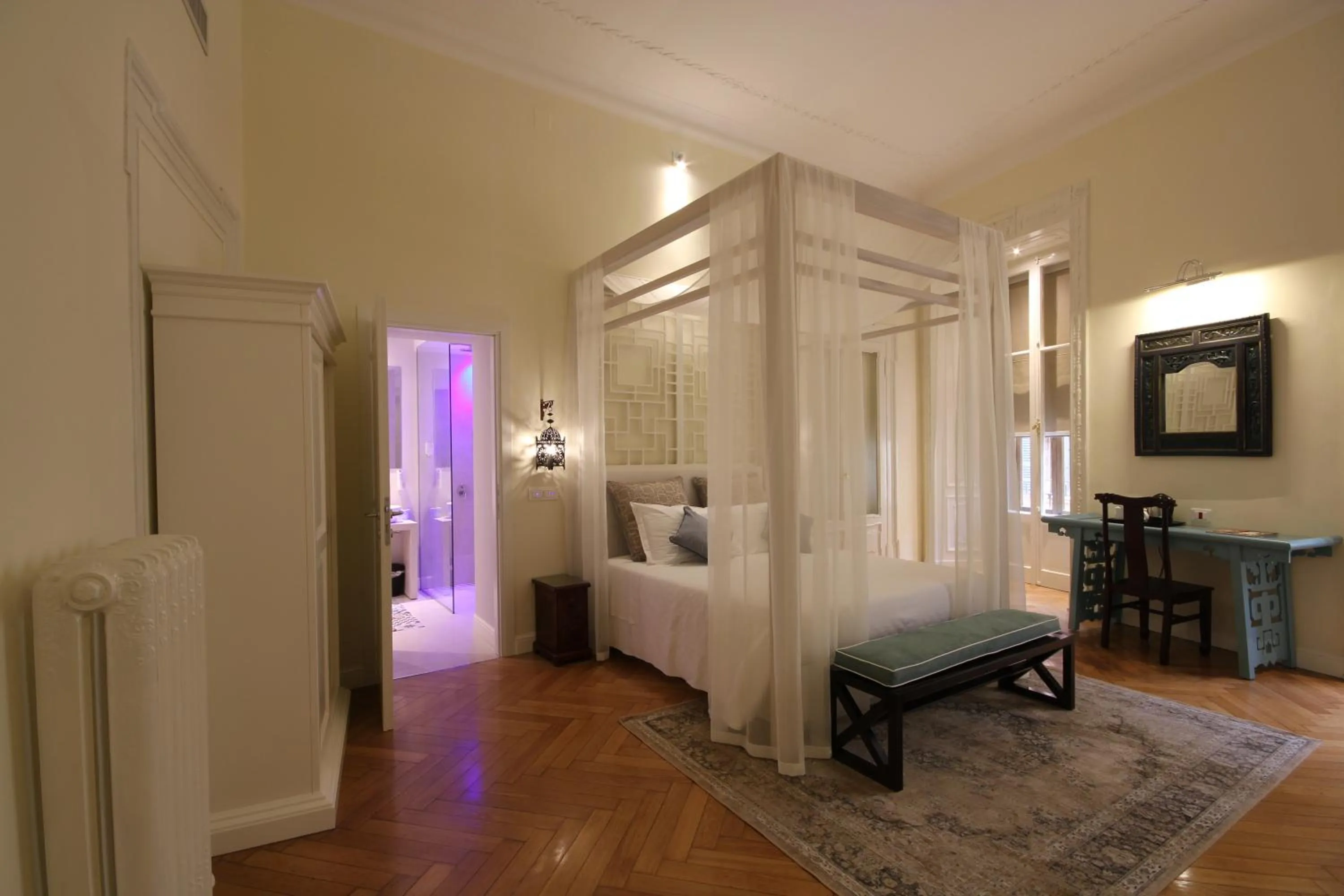 Photo of the whole room, Bed in Hotel Bologna ***S