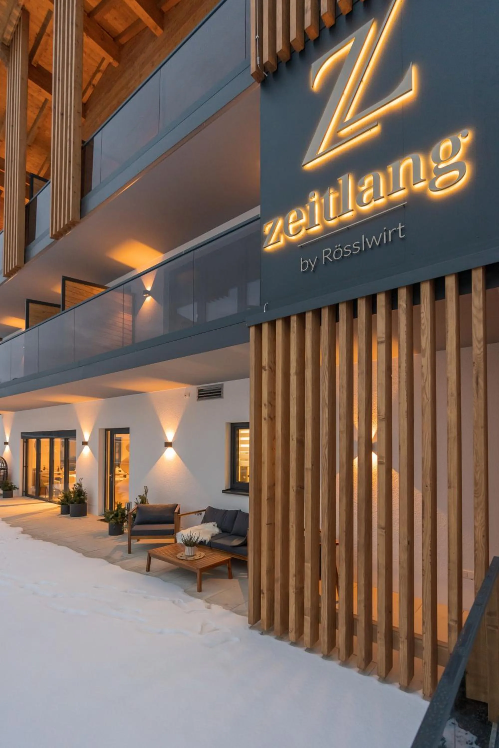 Property building in zeitlang by Rösslwirt