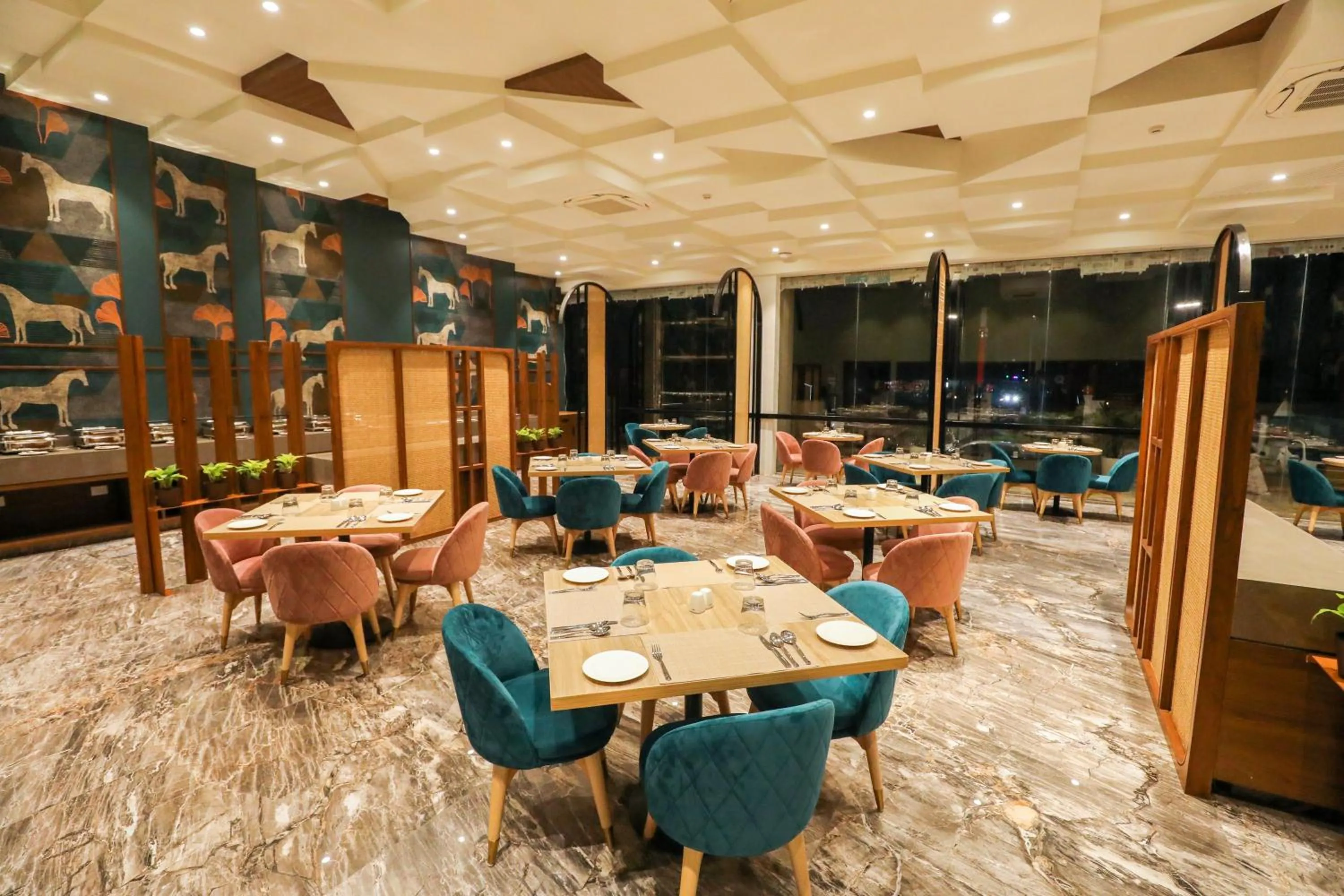 Restaurant/places to eat in Spree Hotel Aurangabad