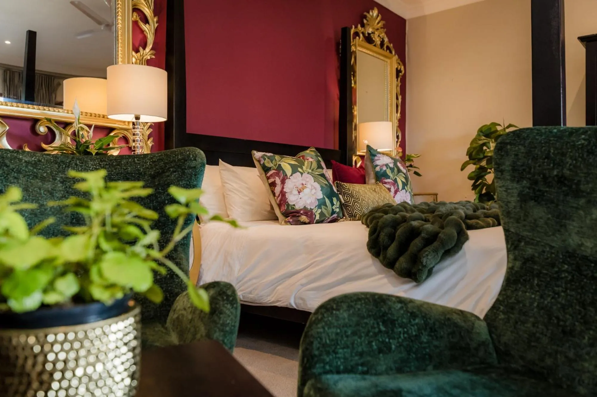 Seating area, Bed in SW1 Lodge