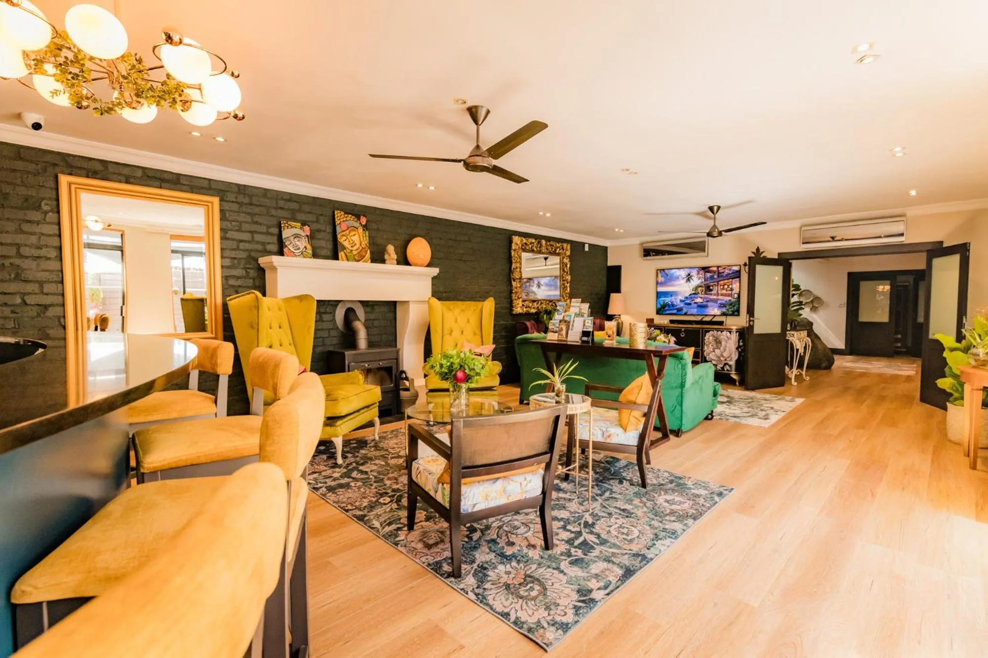 Lounge or bar in SW1 Lodge