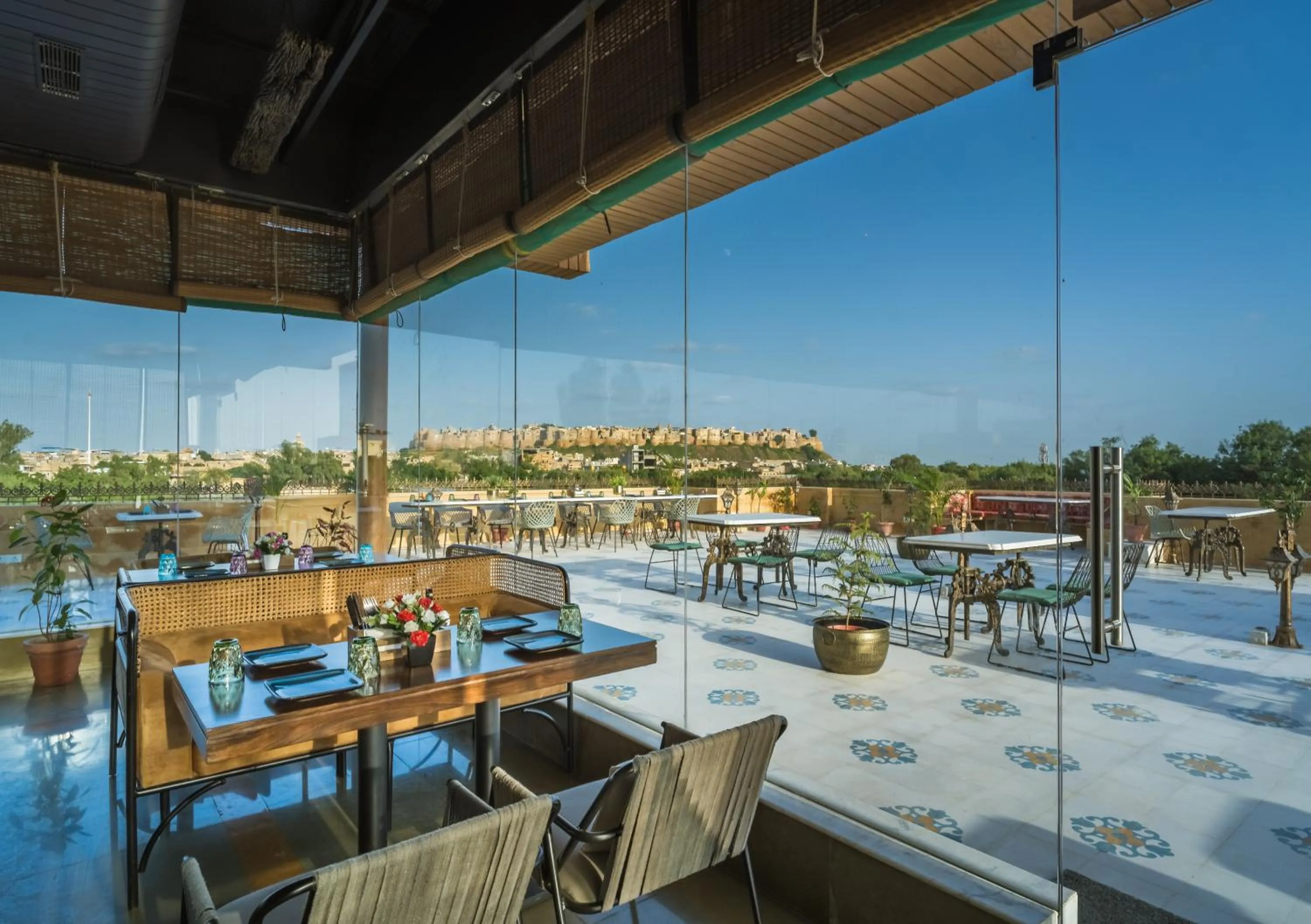 Restaurant/places to eat in Rupal Residency