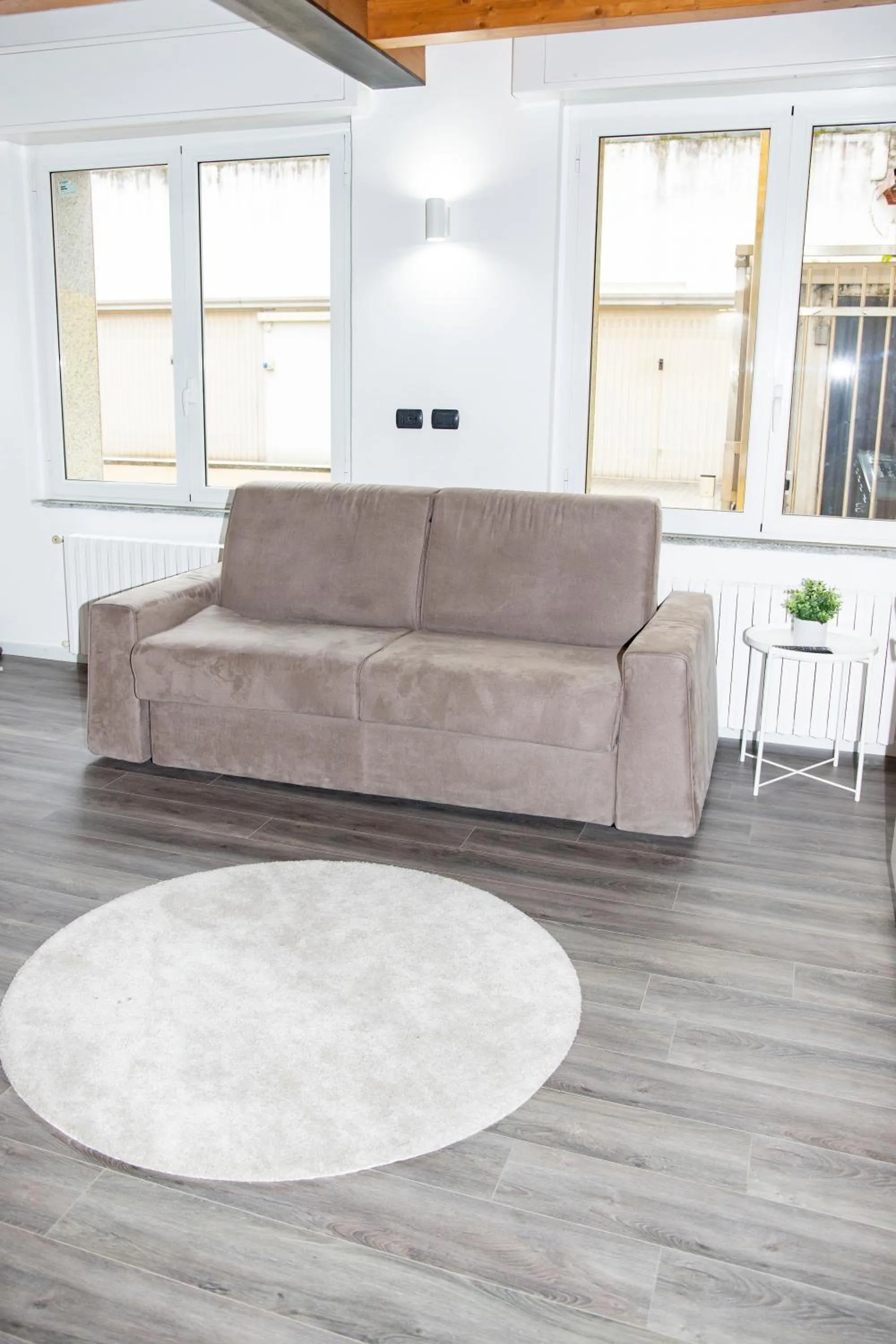 Living room in Easy Milano - Rooms and Apartments Navigli