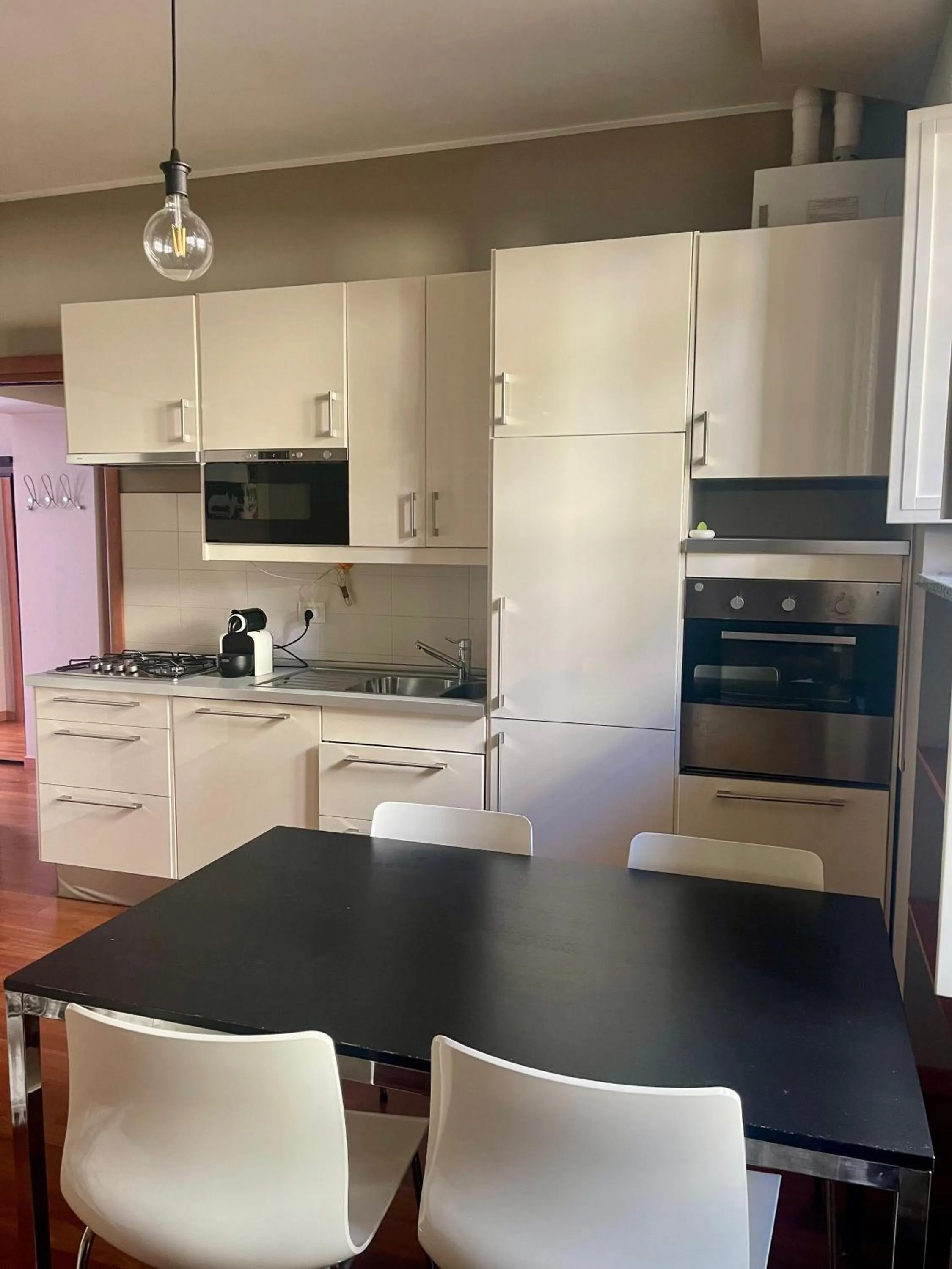 Dining area in Easy Milano - Rooms and Apartments Navigli