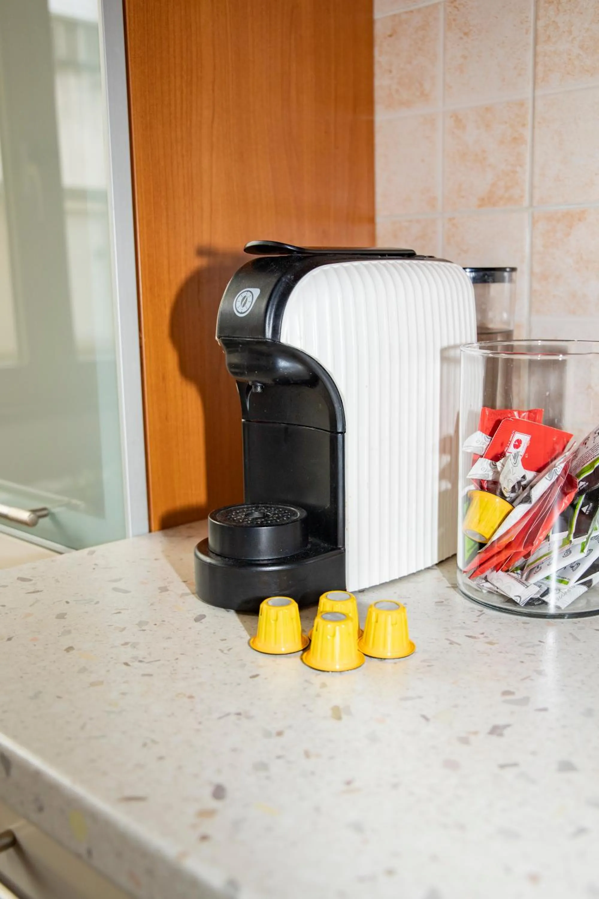 Coffee/tea facilities in Easy Milano - Rooms and Apartments Navigli