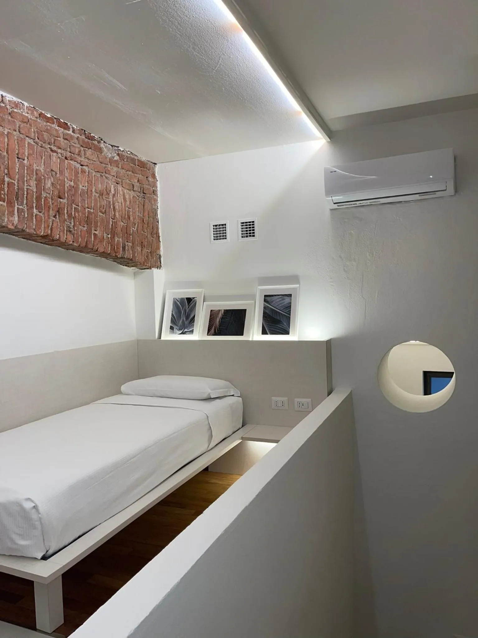 Bed in Easy Milano - Rooms and Apartments Navigli