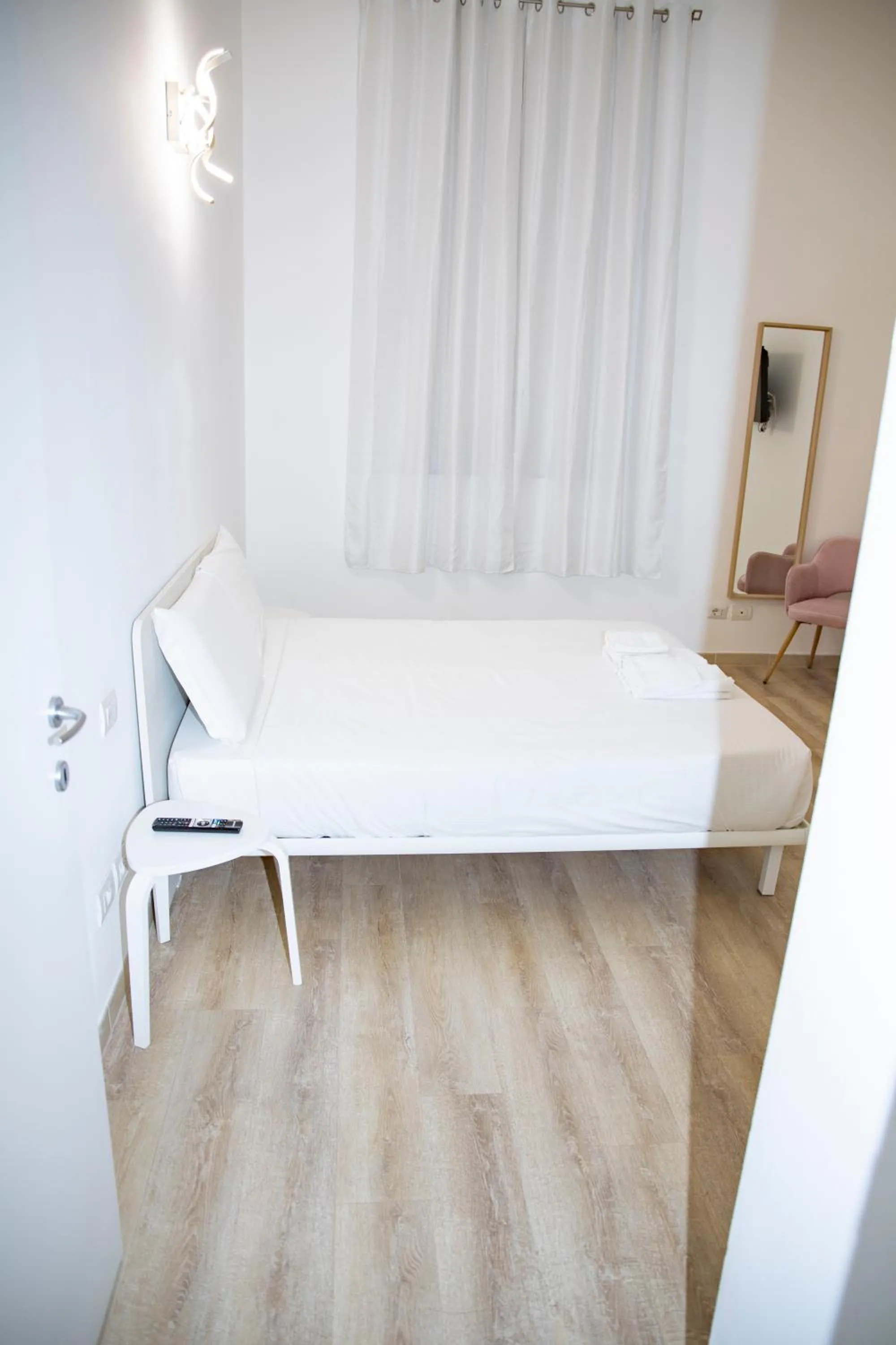 Bed in Easy Milano - Rooms and Apartments Navigli
