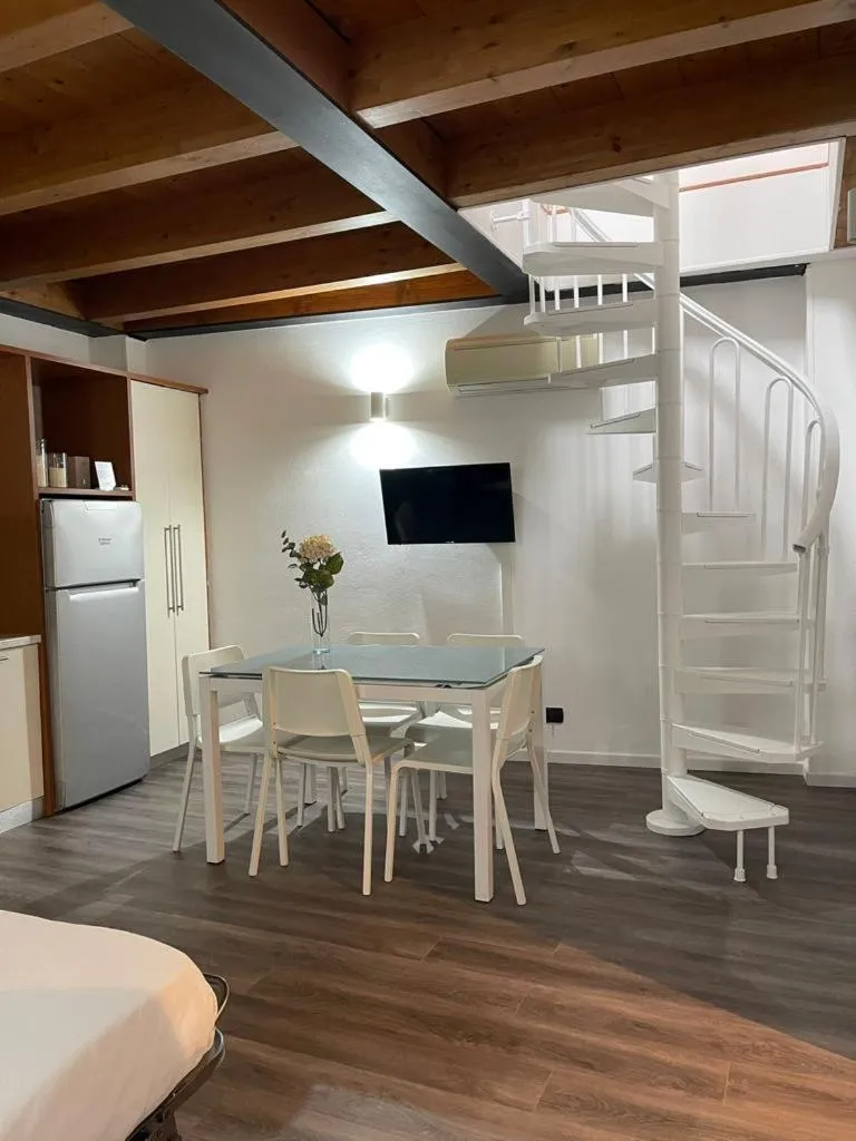 Kitchen or kitchenette in Easy Milano - Rooms and Apartments Navigli