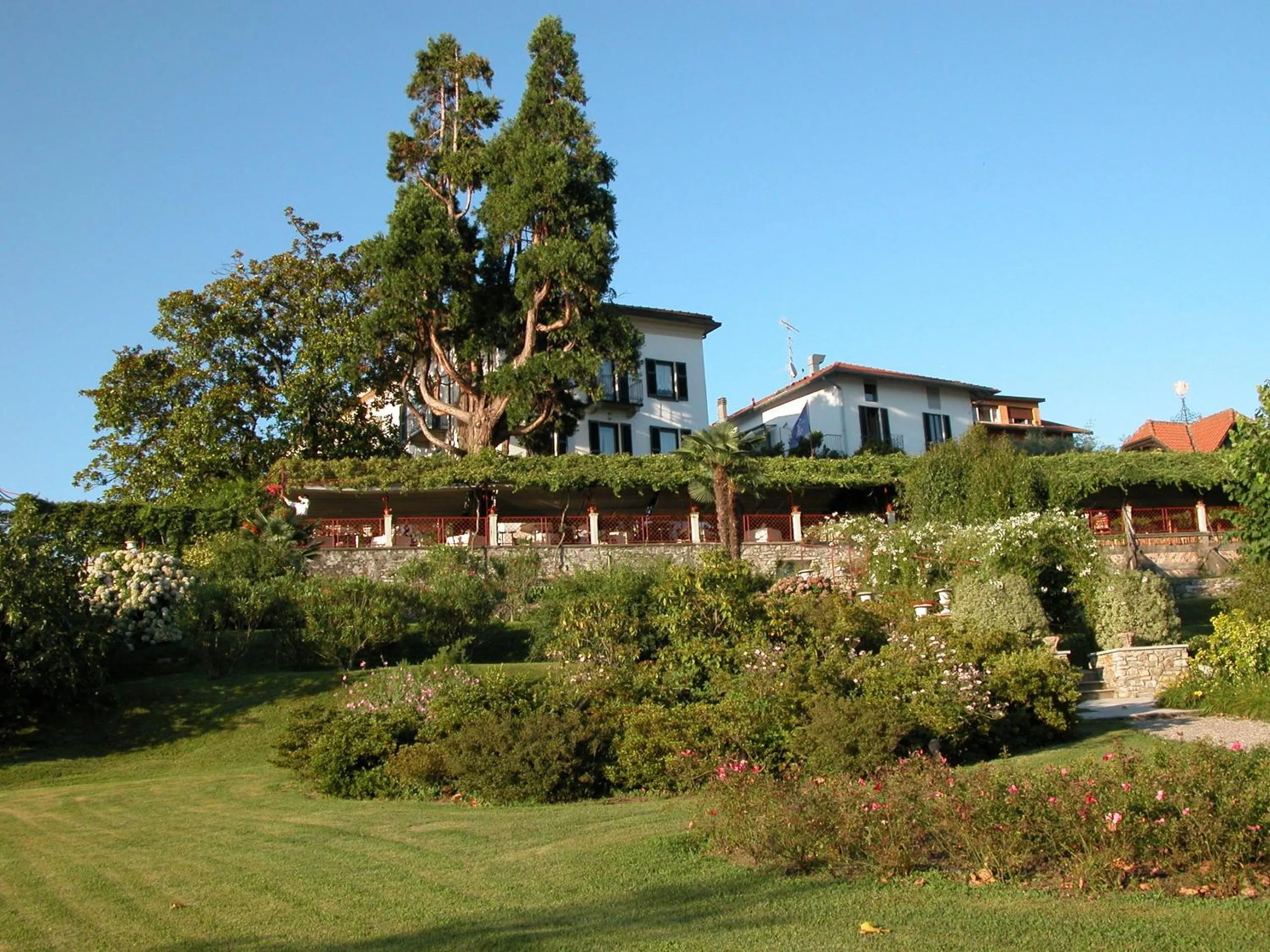 Property building in Il Sole Di Ranco