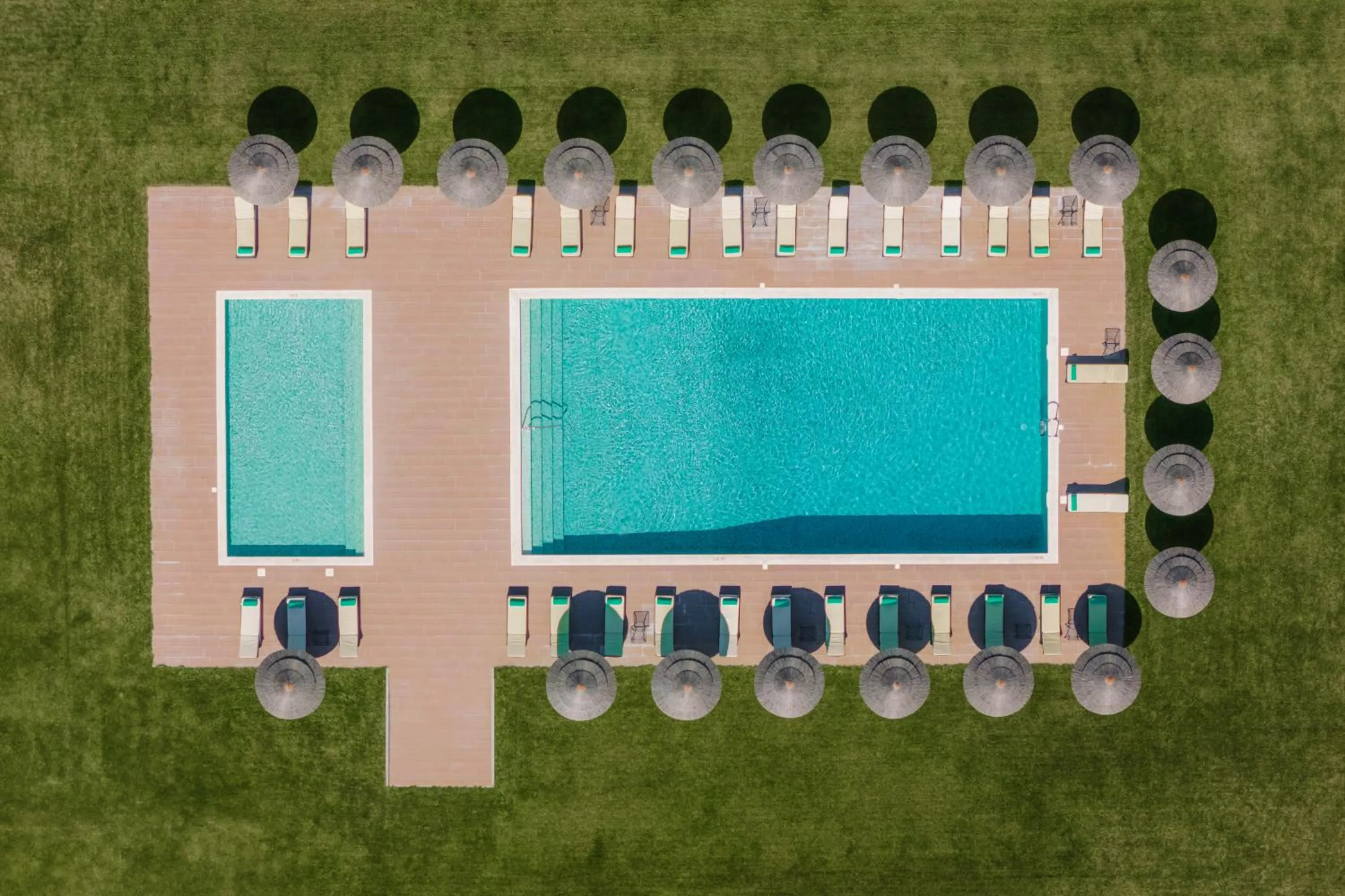 Pool view in Serpa Hotel