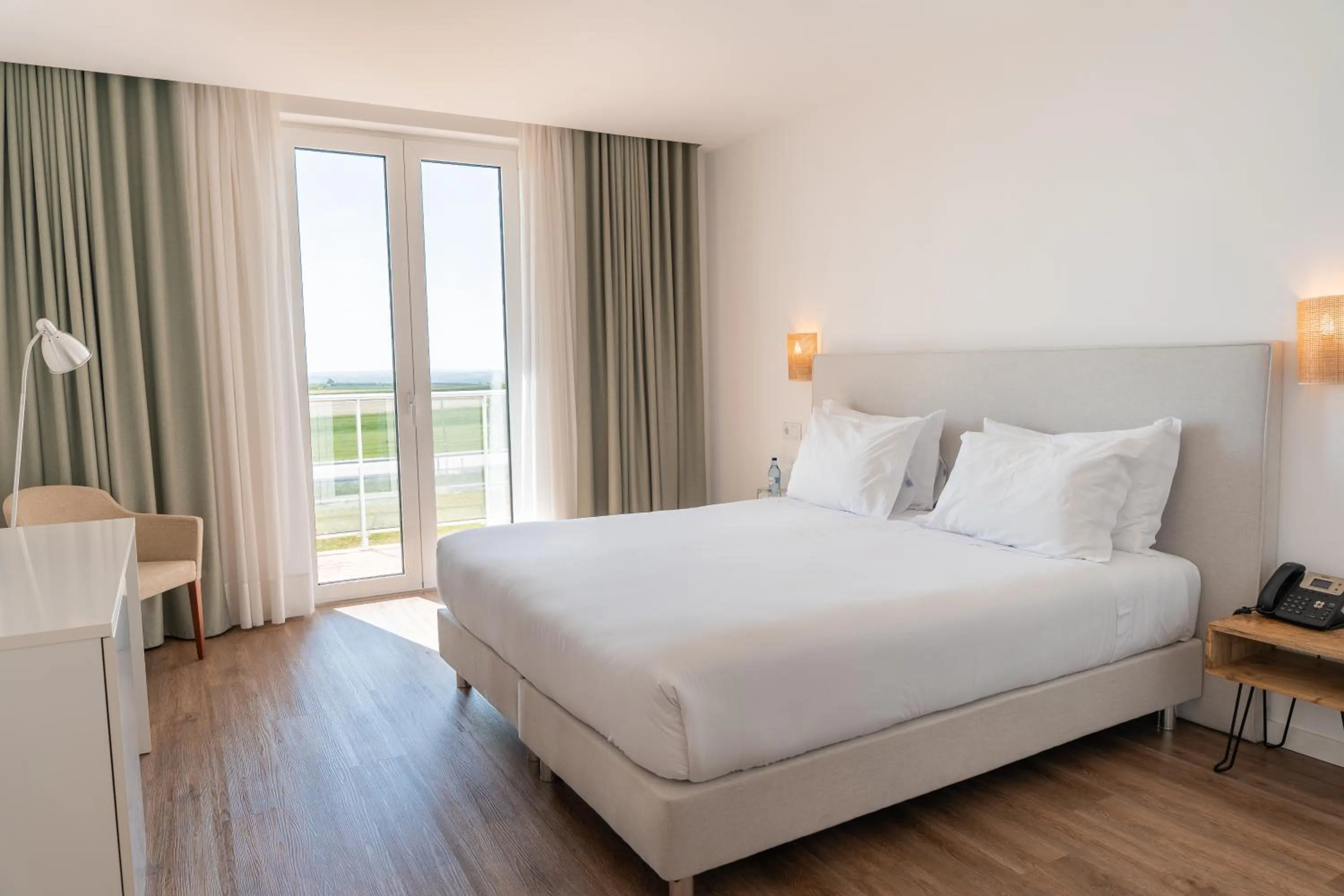 Bedroom, Bed in Serpa Hotel