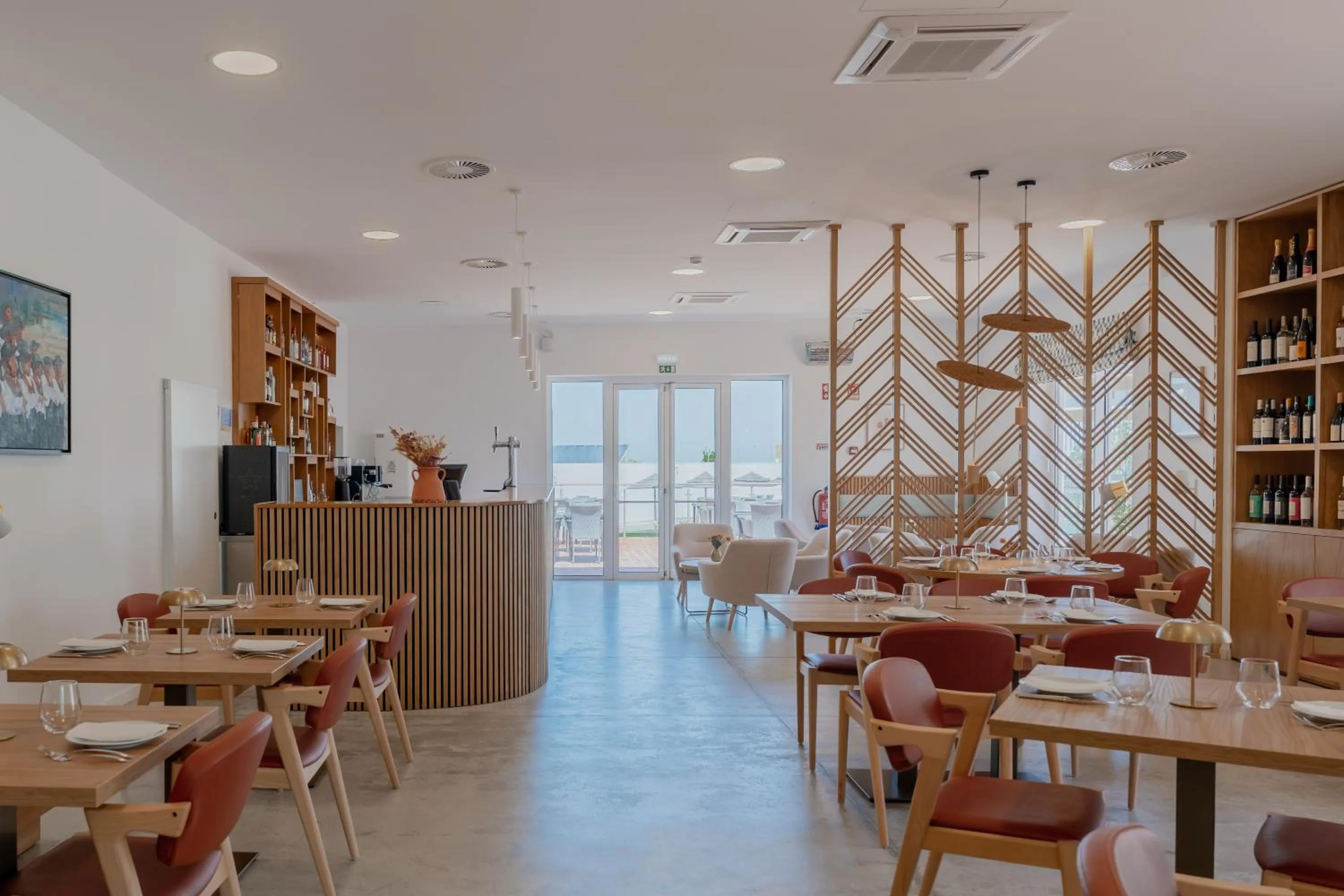 Restaurant/places to eat in Serpa Hotel