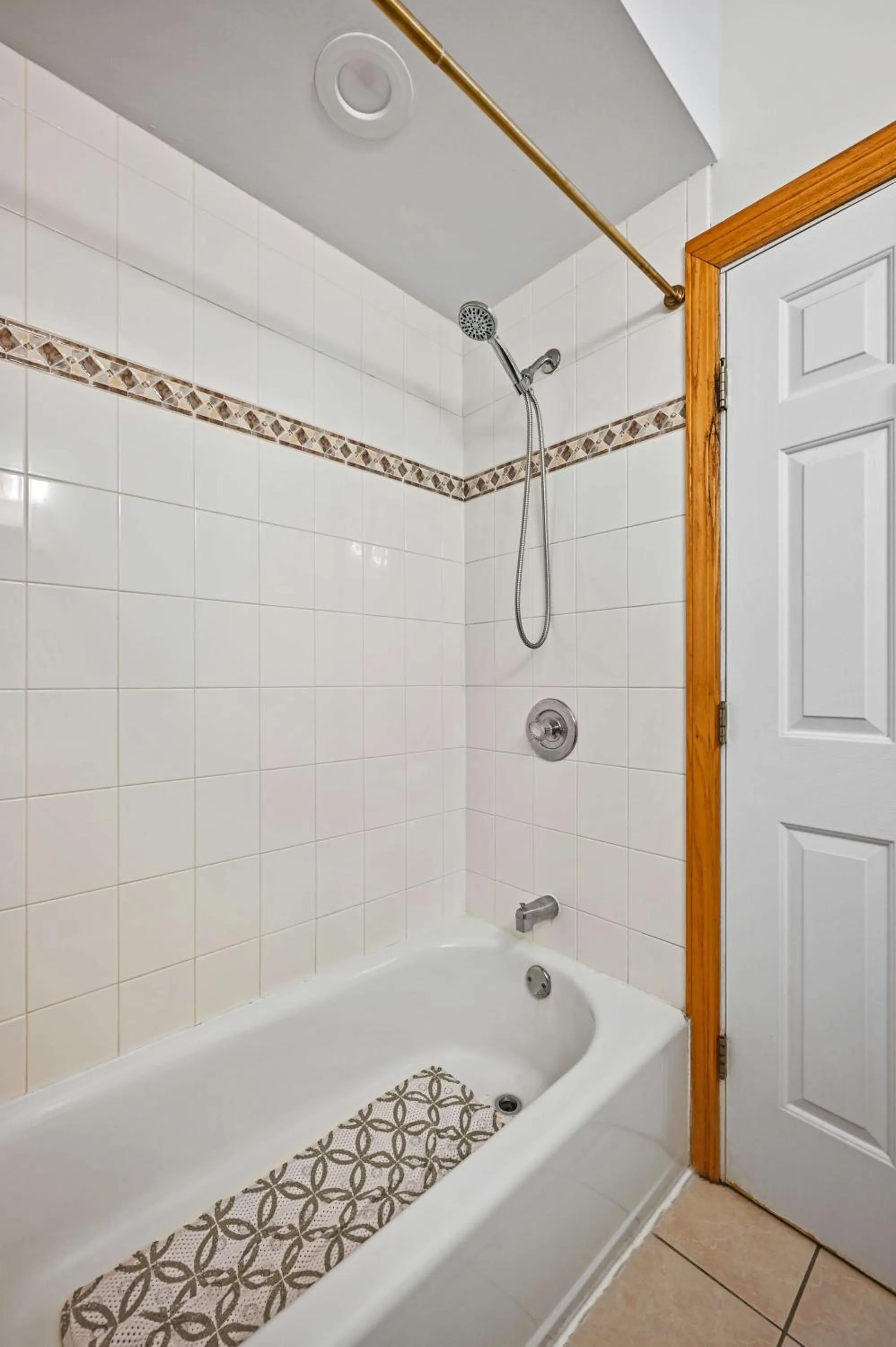 Shower in 2 Bed Apt w/ Office, Free Parking, Near Wrigley