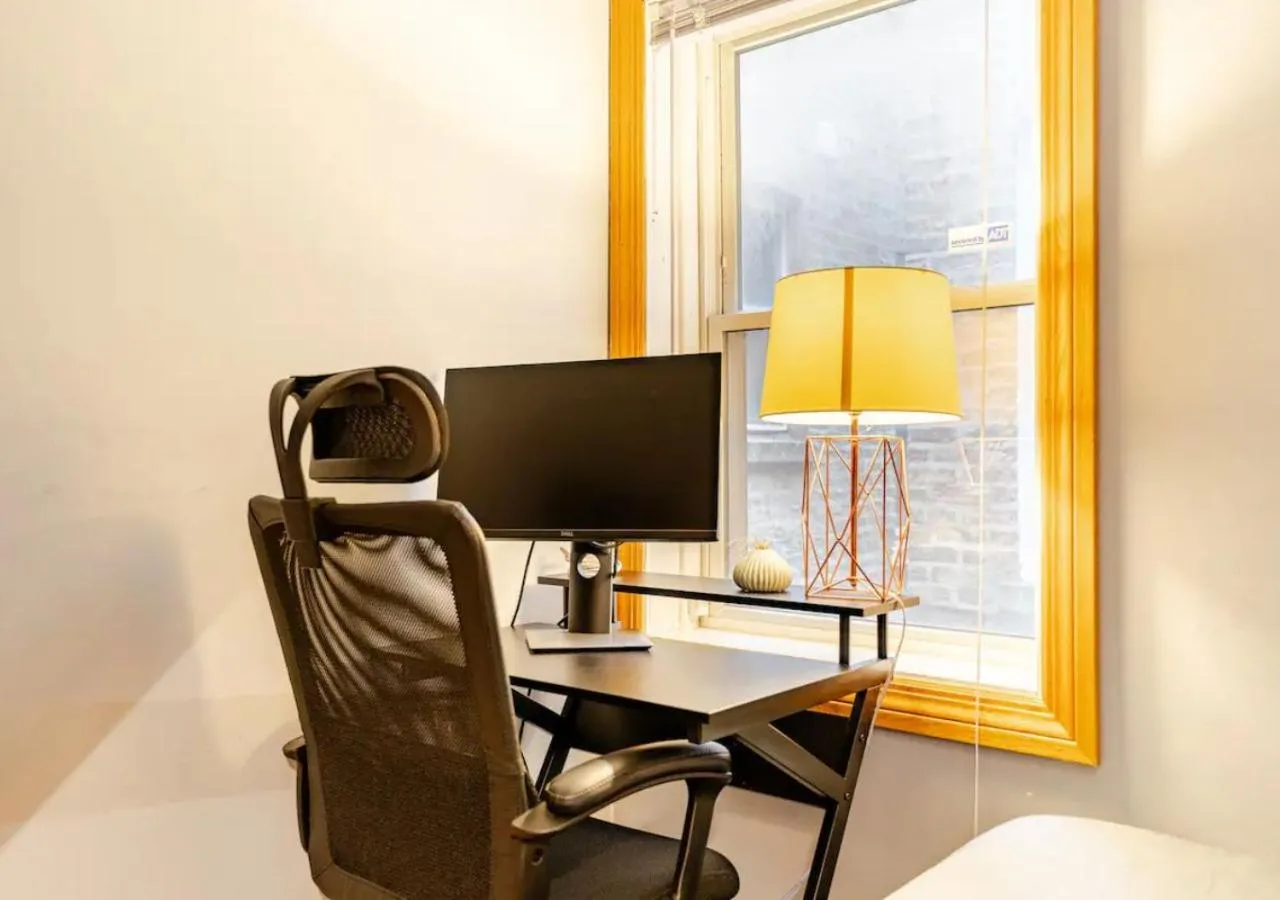 Seating area in 2 Bed Apt w/ Office, Free Parking, Near Wrigley