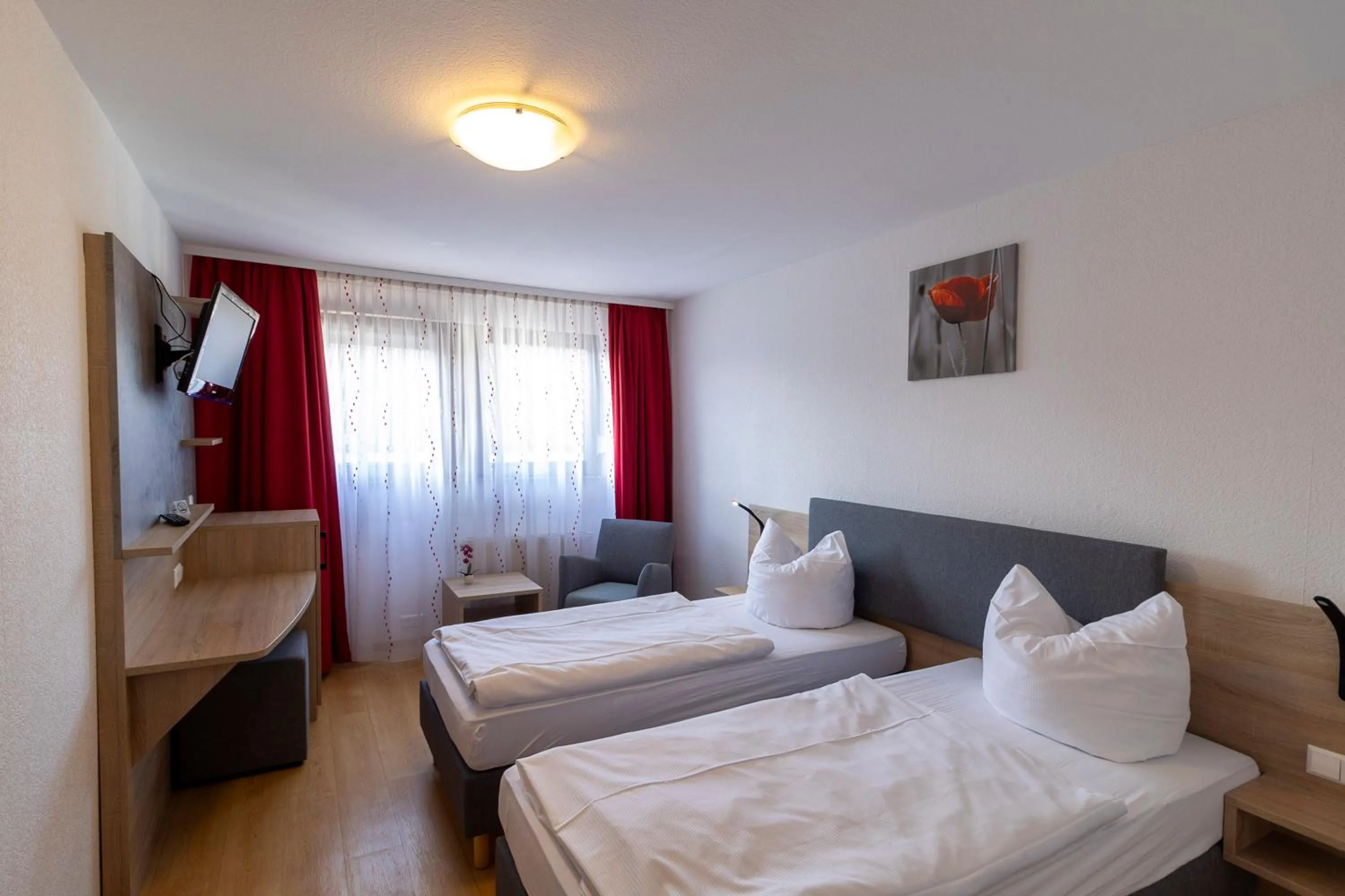 Photo of the whole room, Bed in Hotel Landgasthaus Rössle