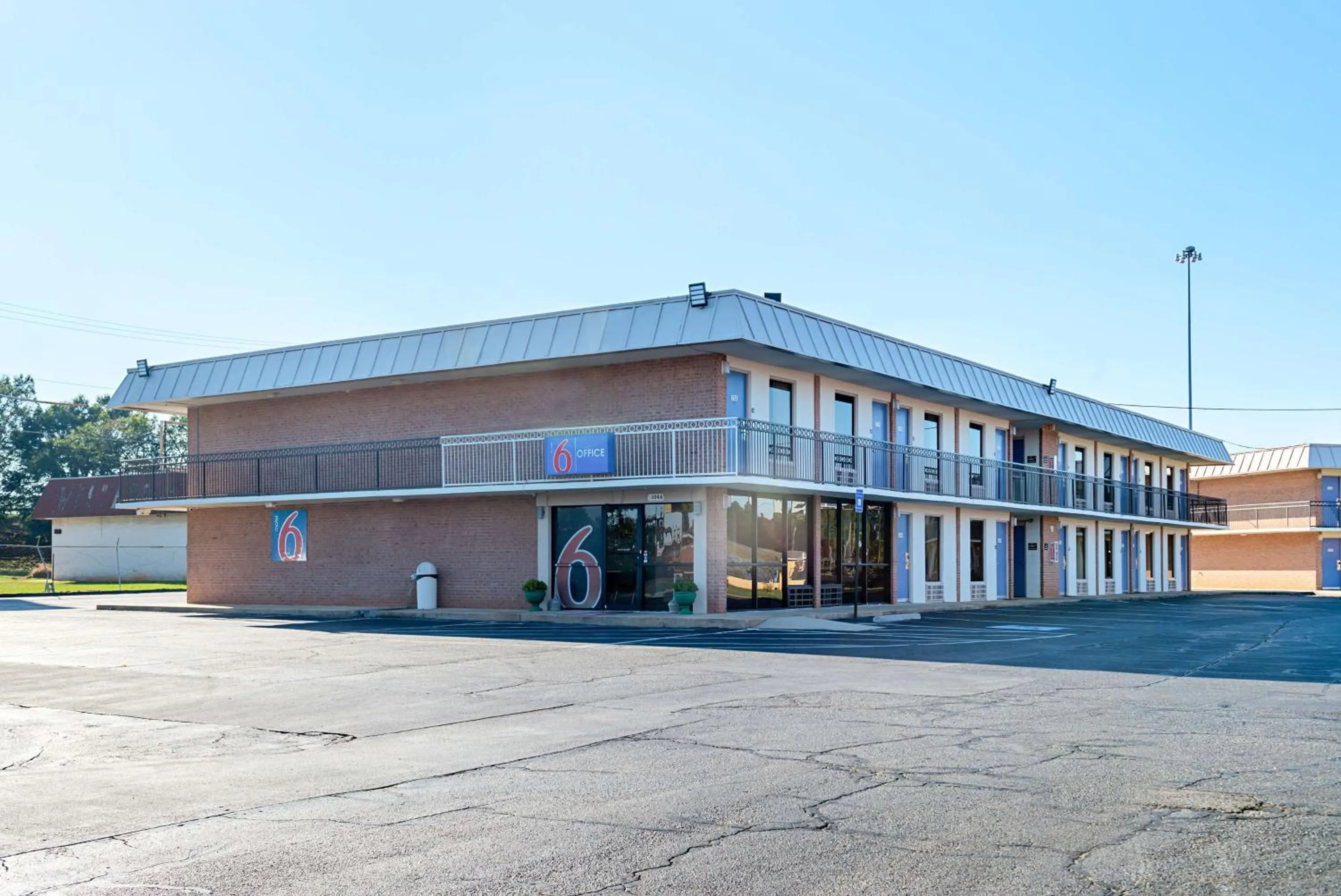 Property building in Motel 6-Perry, GA