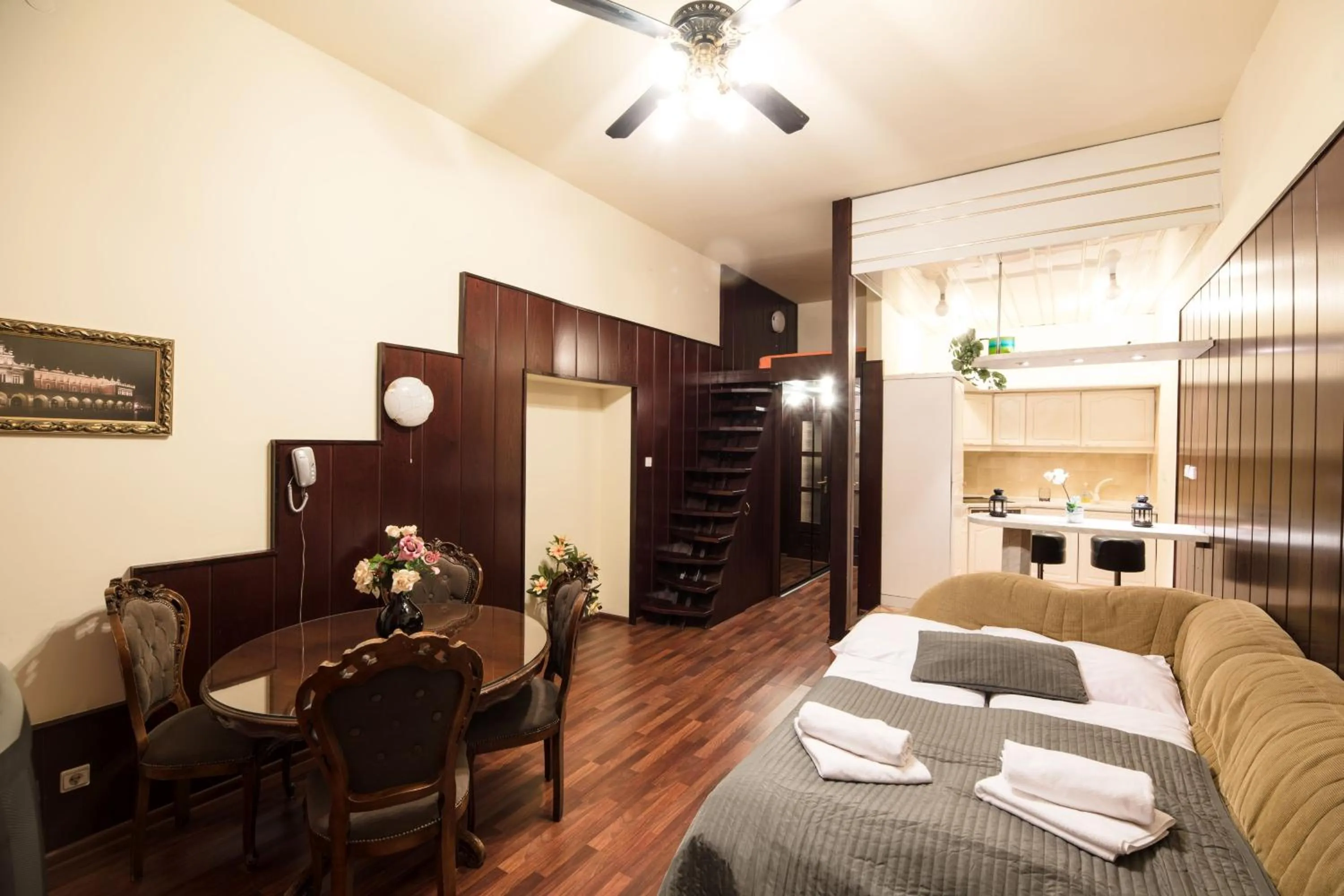 Photo of the whole room in Golden Lion Guest Rooms Szewska 19