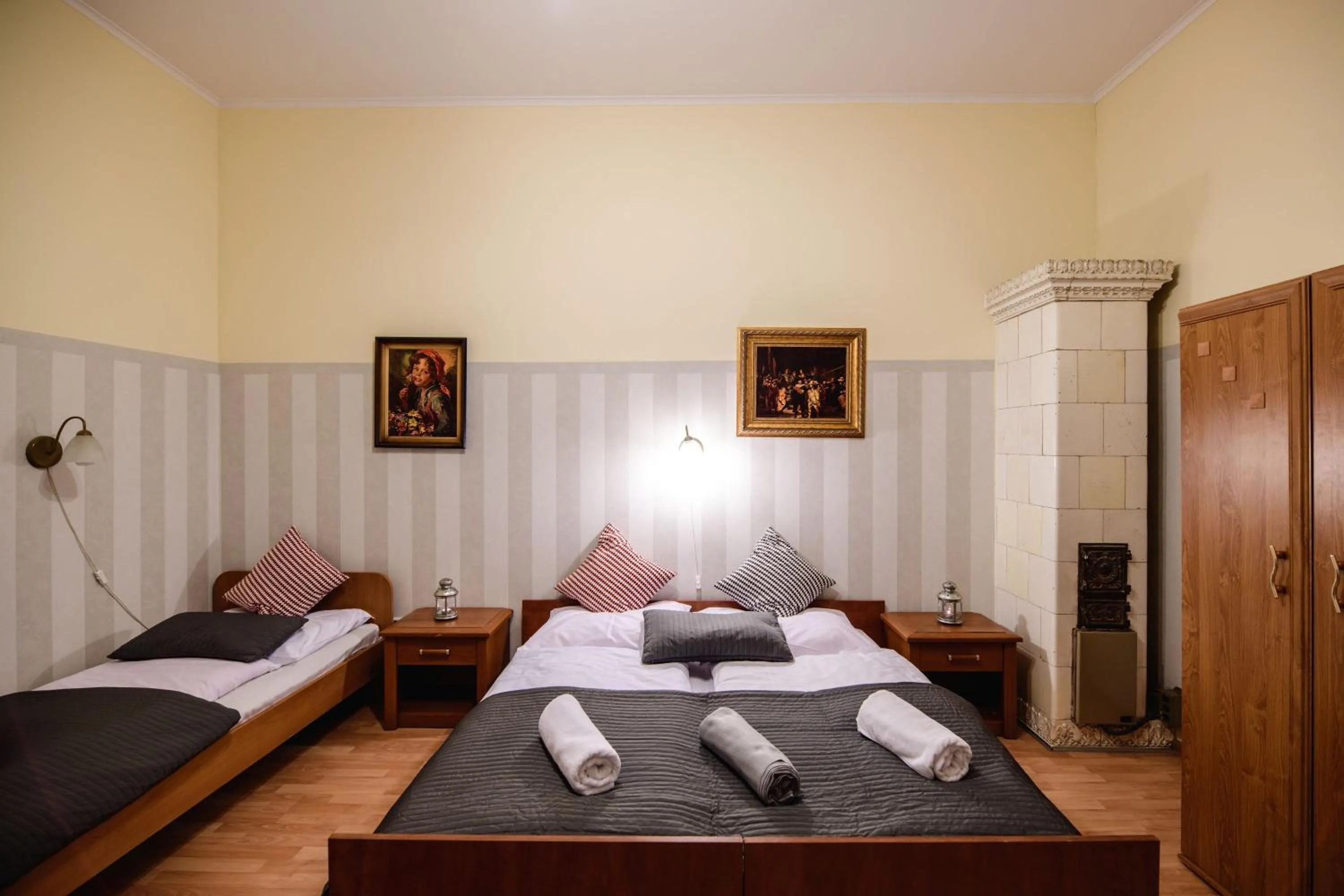 Photo of the whole room, Bed in Golden Lion Guest Rooms Szewska 19