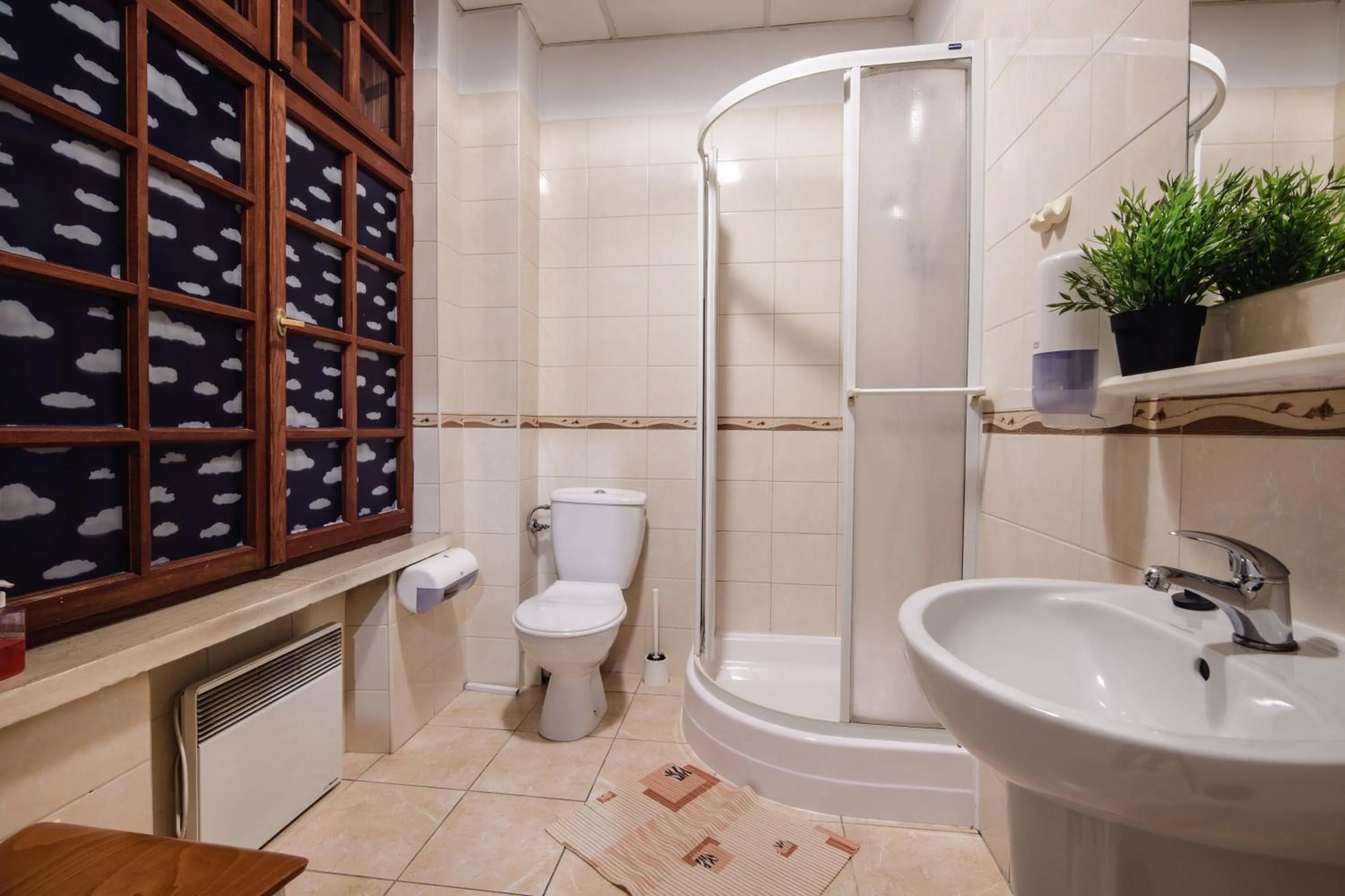 Photo of the whole room in Golden Lion Guest Rooms Szewska 19