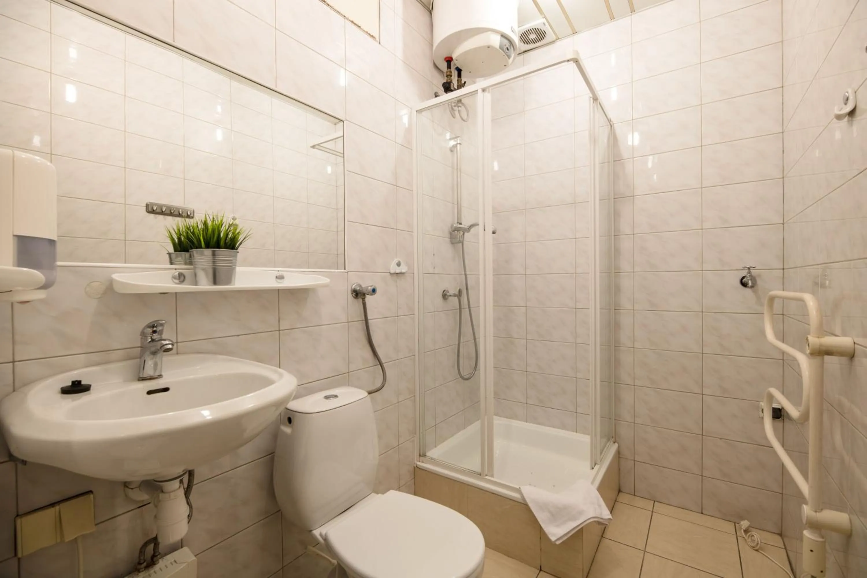 Photo of the whole room in Golden Lion Guest Rooms Szewska 19