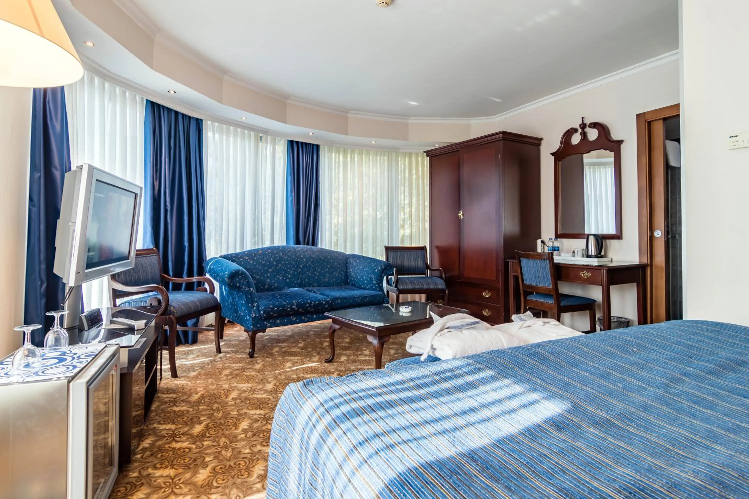 Photo of the whole room, Bed in Hotel 2000 Kavaklıdere