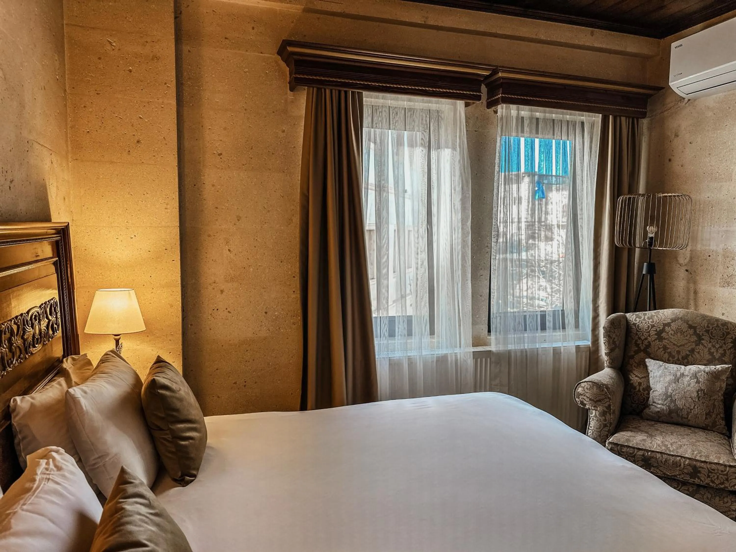 Bed in Osmanli Cappadocia Hotel