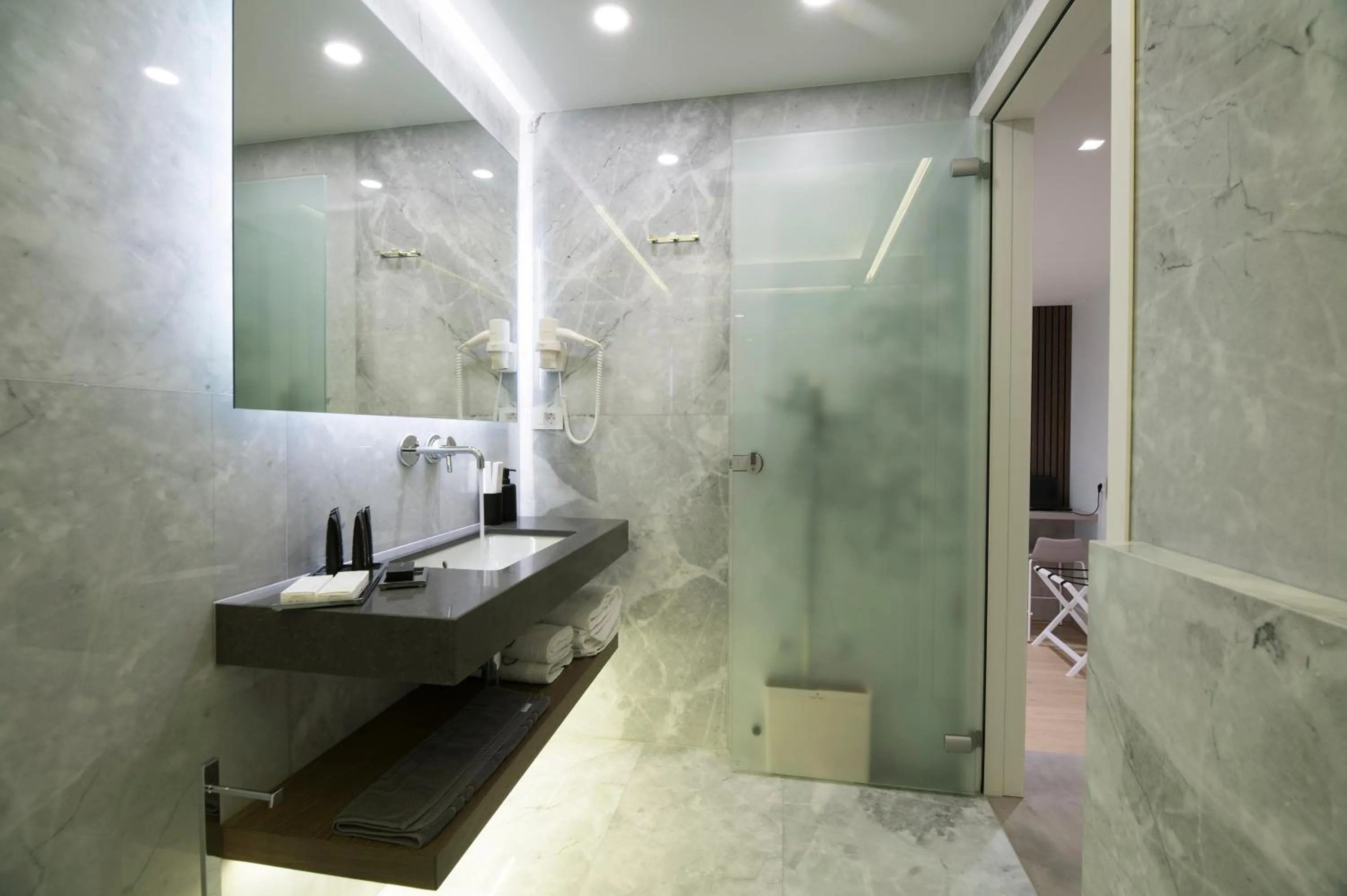 GM exclusive Luxury Suites & SPA