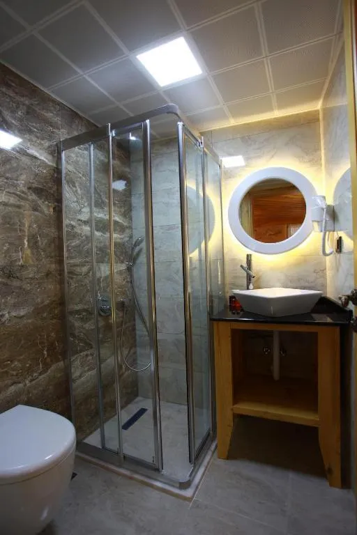 Shower in Bacchus Pension