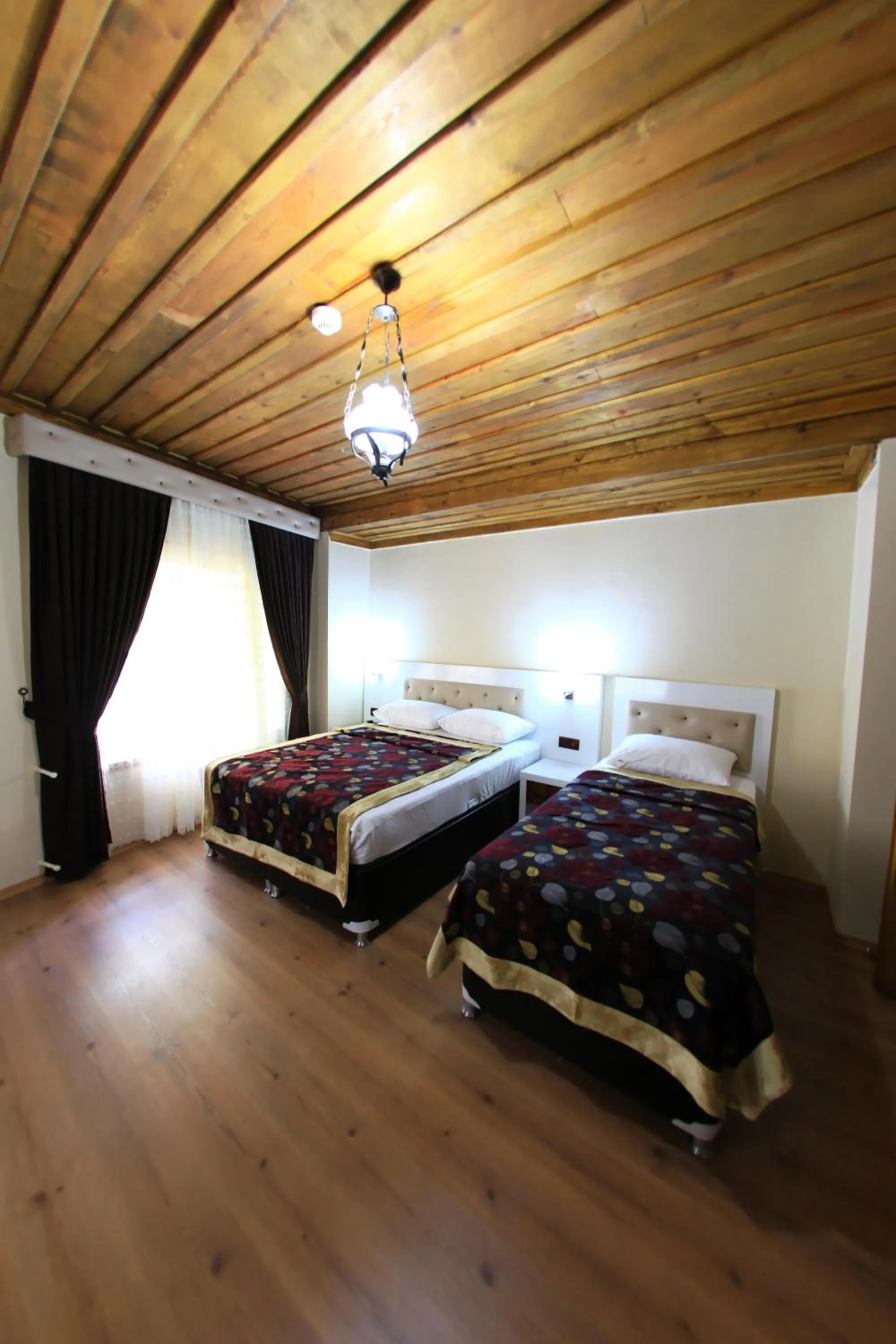 Photo of the whole room, Bed in Bacchus Pension
