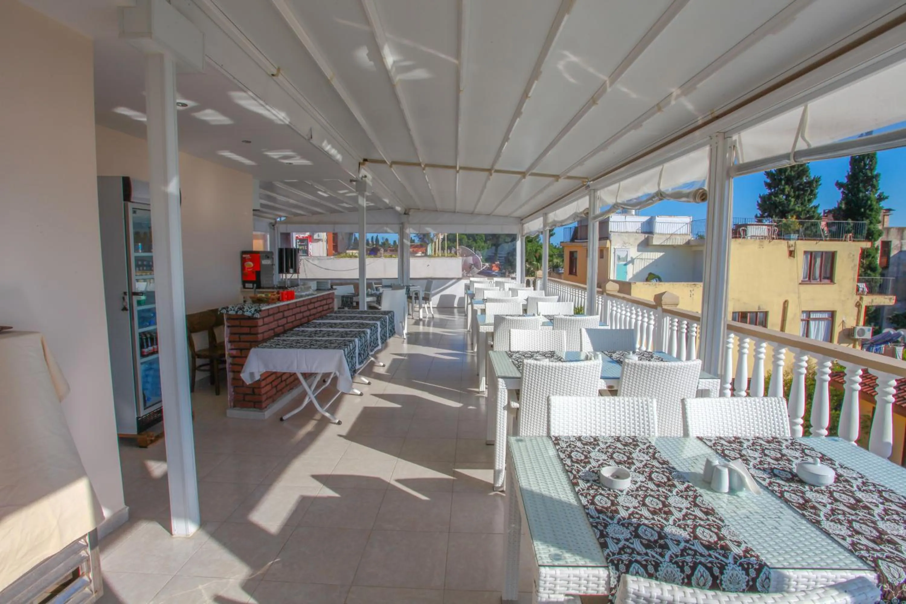 Restaurant/places to eat in Bacchus Pension