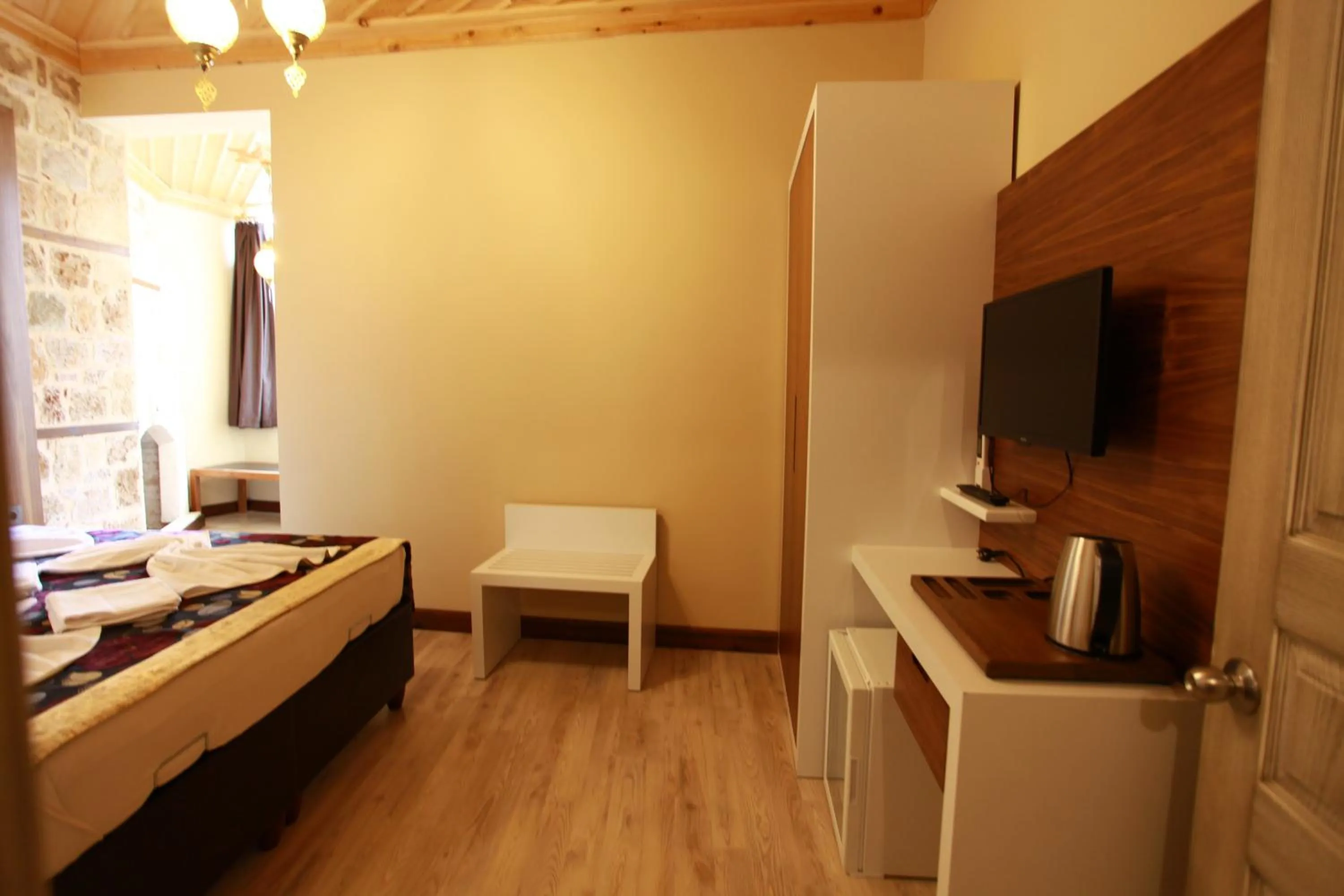 Bedroom, Bed in Bacchus Pension