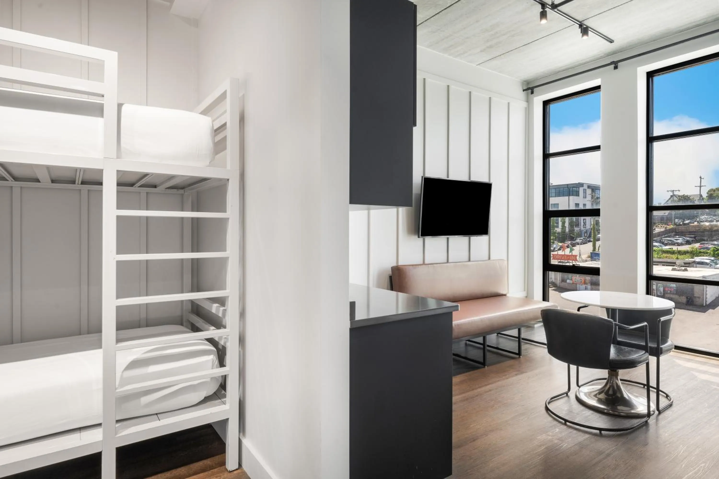 Bedroom, Bed in Waymore's Guest House