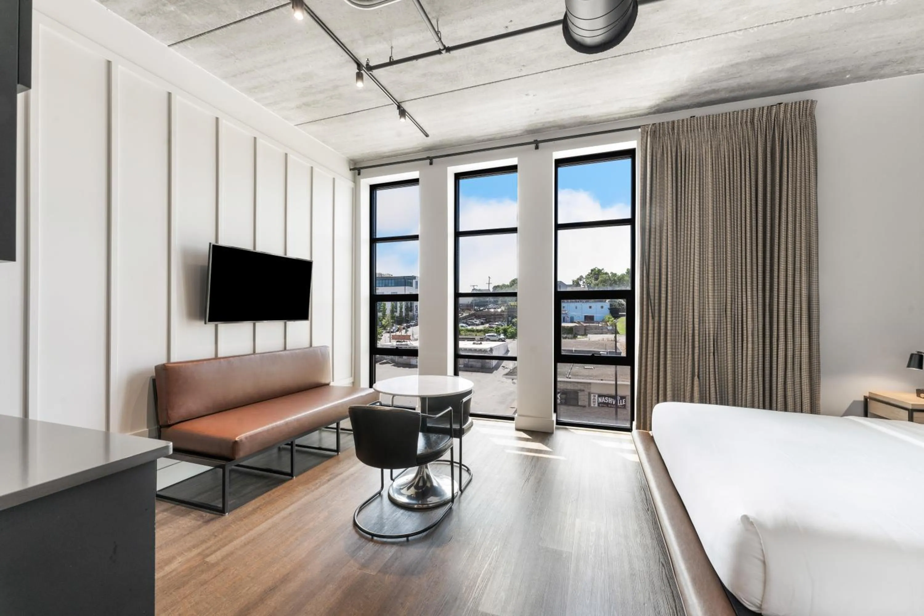 Bedroom, Bed in Waymore's Guest House