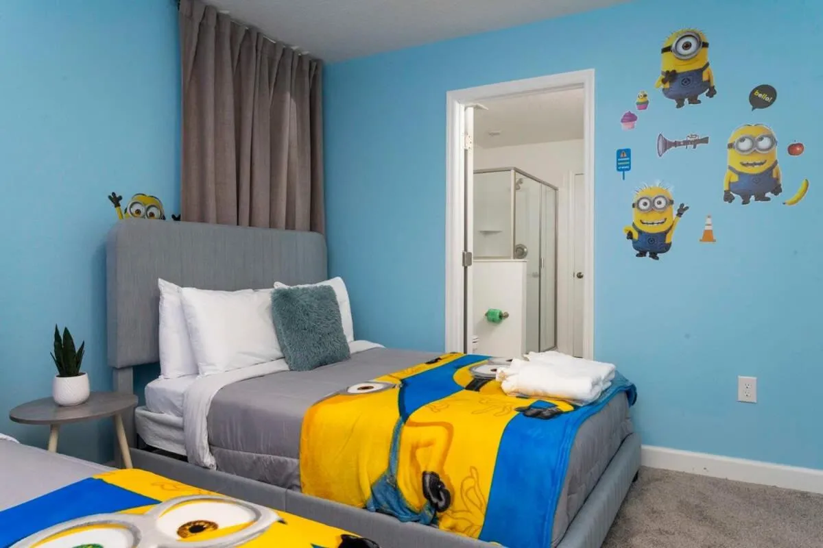 Bed in Joyful 8Bd Single Family w Pool @Champions Gate 9262