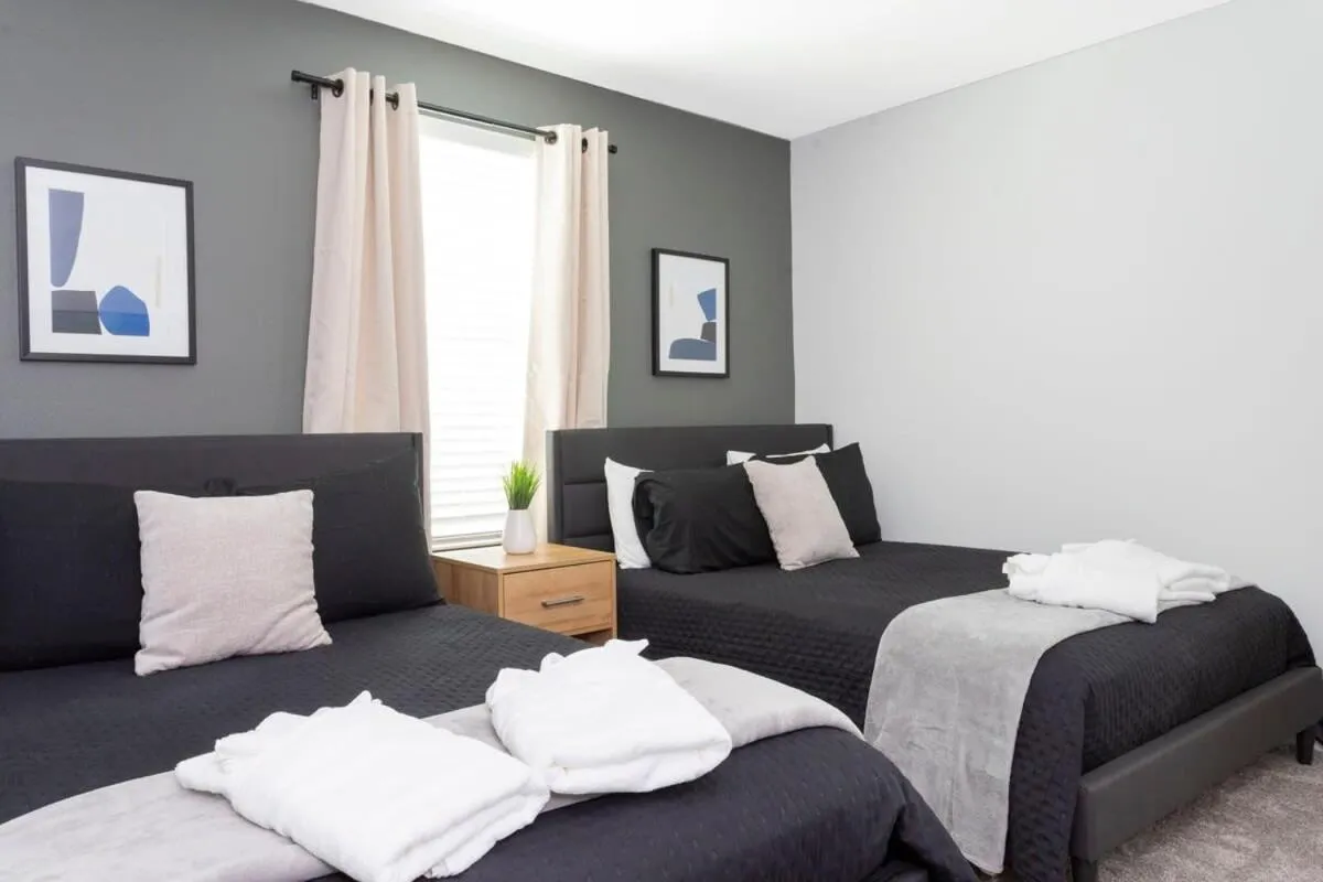 Bed in Joyful 8Bd Single Family w Pool @Champions Gate 9262