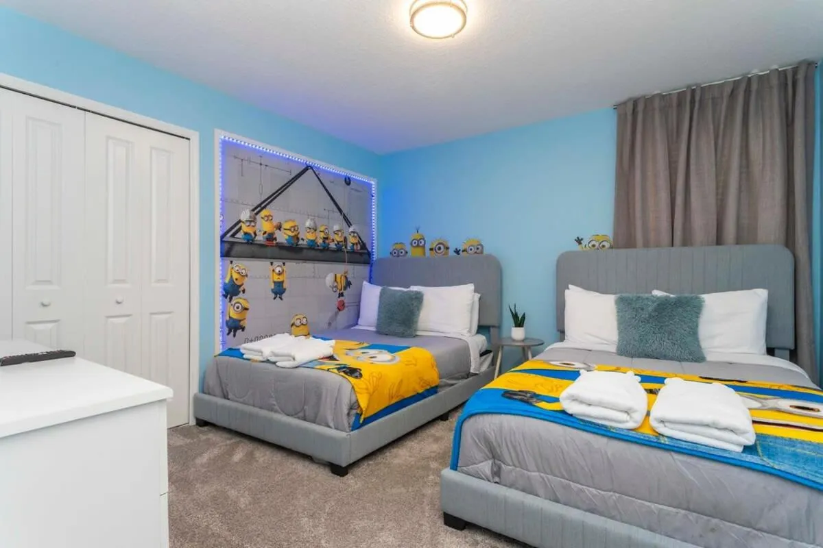 Bed in Joyful 8Bd Single Family w Pool @Champions Gate 9262