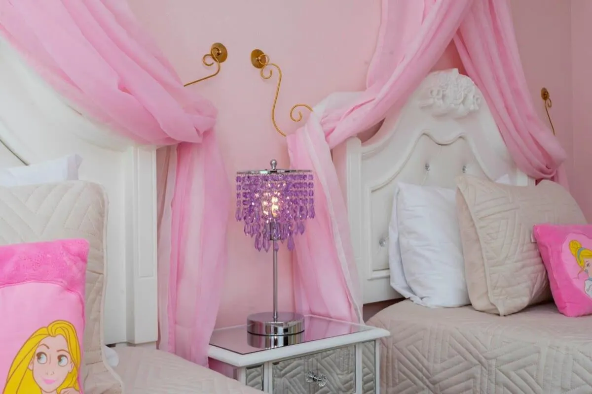 Bed in Joyful 8Bd Single Family w Pool @Champions Gate 9262