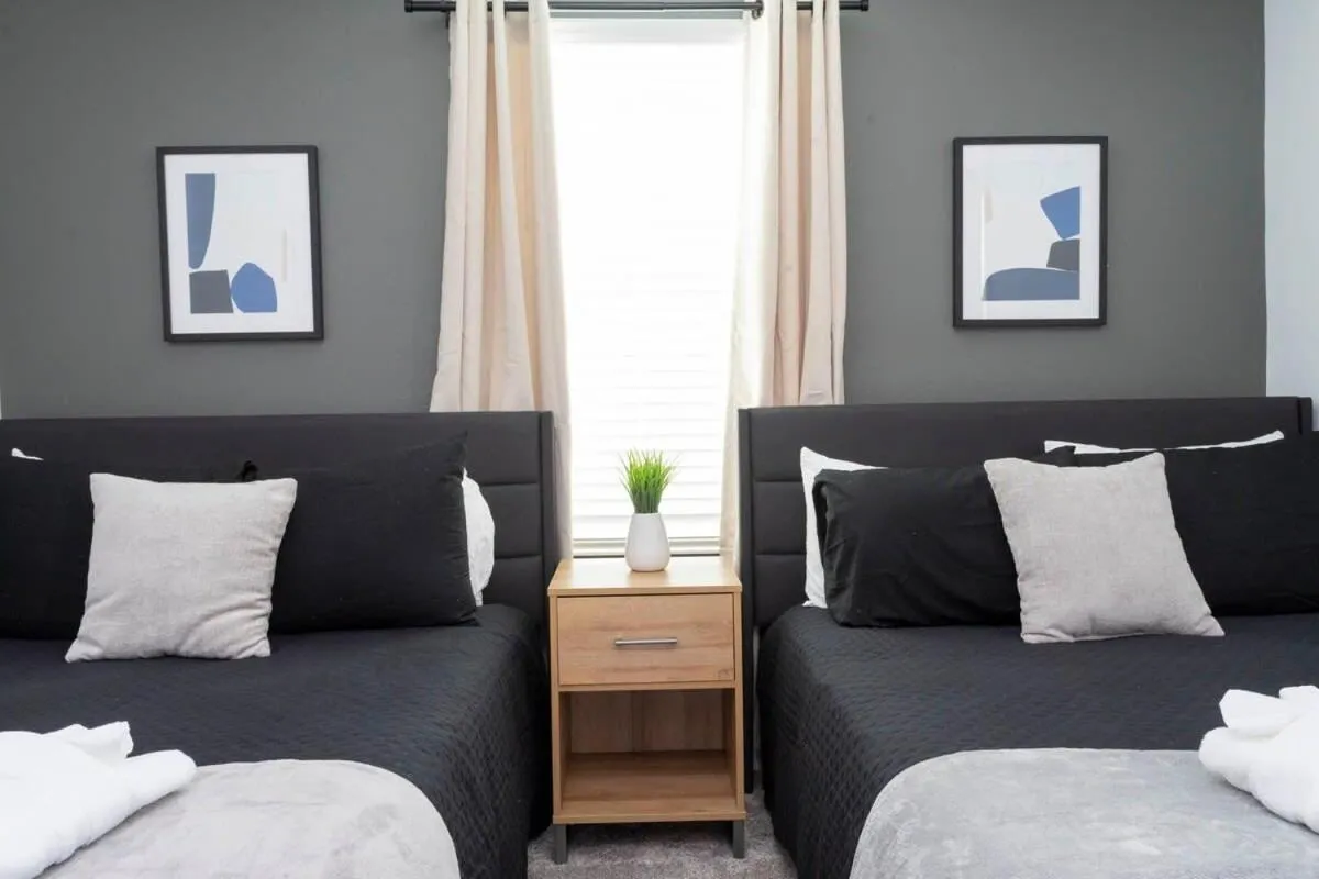 Bed in Joyful 8Bd Single Family w Pool @Champions Gate 9262